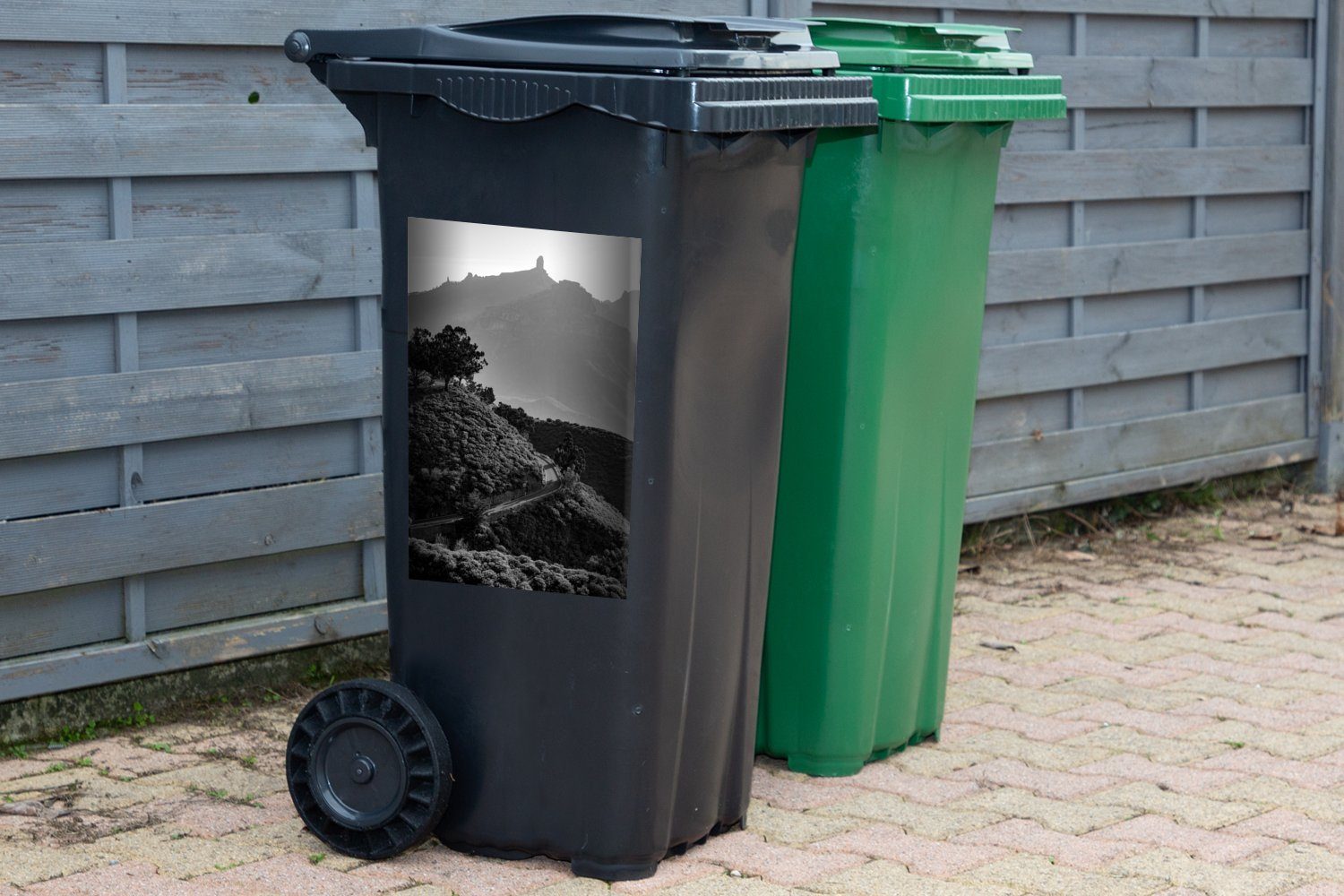 MuchoWow Gran Abfalbehälter (1 auf Canaria Container, Mülleimer-aufkleber, Eine Wandsticker Sticker, - Roque nach Straße St), Nublo Mülltonne, schwarz-weiß