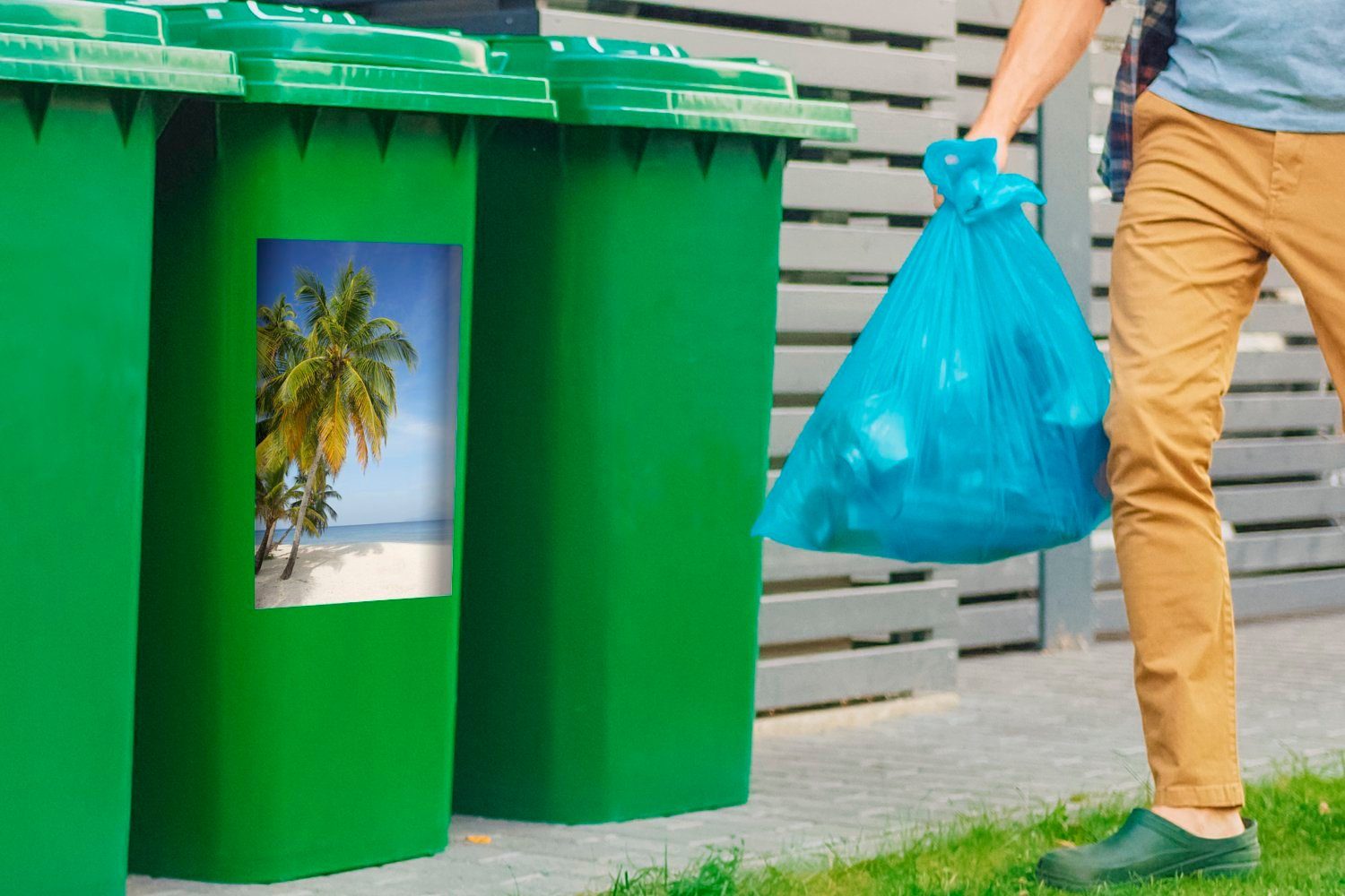 der Wandsticker Mülleimer-aufkleber, St), in der Sticker, in (1 Mülltonne, Container, Nähe Verlassener Abfalbehälter Strand Panama MuchoWow San-Blas-Inseln