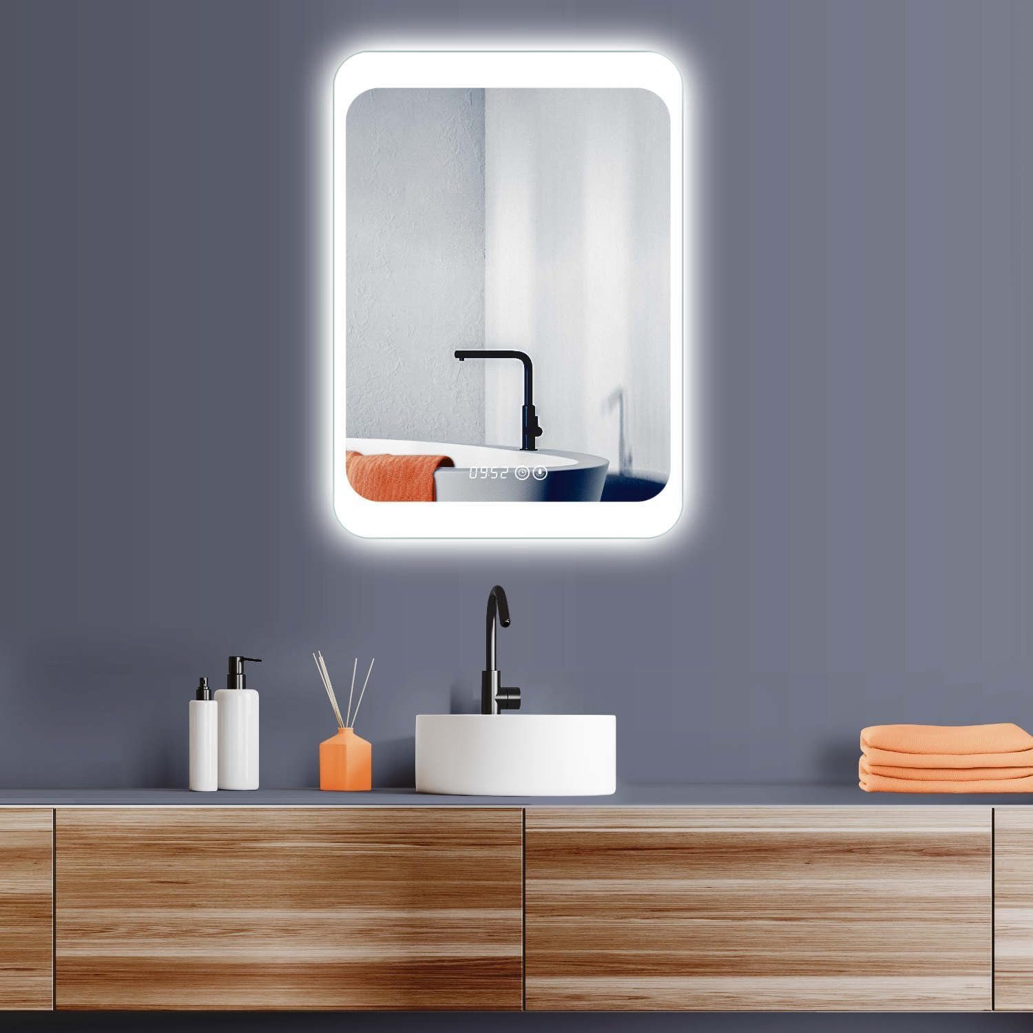HOKO Badspiegel LED Design Wandspiegel 50x70/60x80cm+Digital Uhr+LED Wechsel (Warmweiß - Kaltweiß - Neutral. Licht mit Touch Schalter und mit Wandschalter einschaltbar. Memory-Funktion.IP44, 5mm HD Glass)