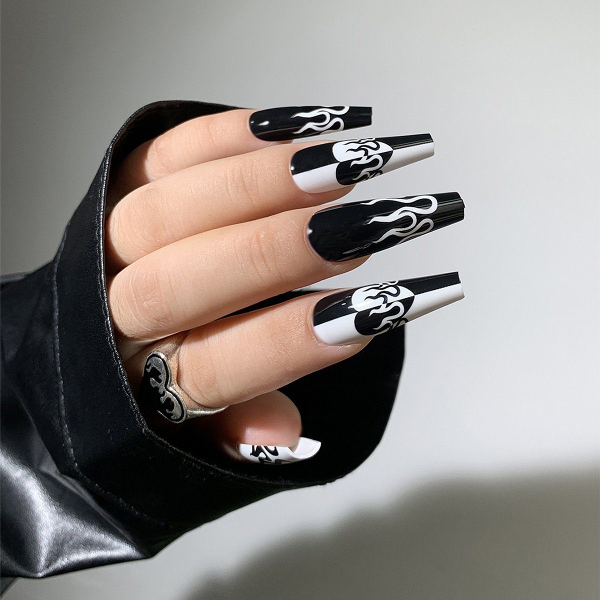 Housruse Kunstfingernägel »Sweet Cool Style Wearable Nail Fake Nails Schwarz  und Weiß Color Blocking Nail Patch Flame Nail Art« online kaufen | OTTO