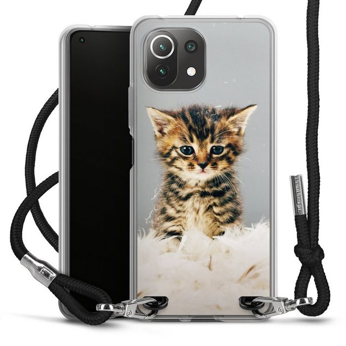 DeinDesign Handyhülle Katze Haustier Feder Kitty Xiaomi Mi 11 Lite 5G Handykette Hülle mit Band Case zum Umhängen