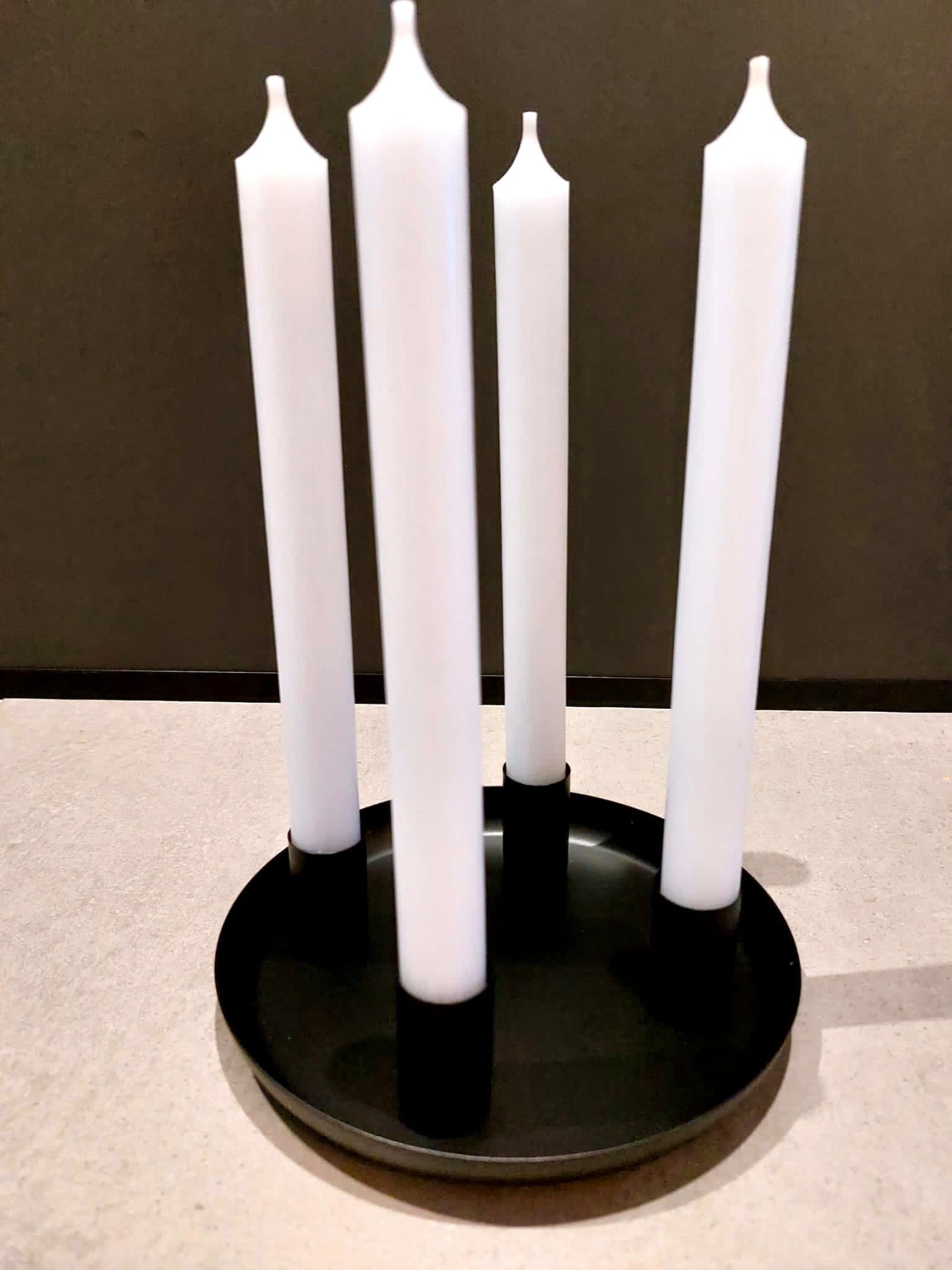 Vosteen Kerzenständer Kerzentablett schwarz matt Kerzenschale mit 4 x Kerze weiss