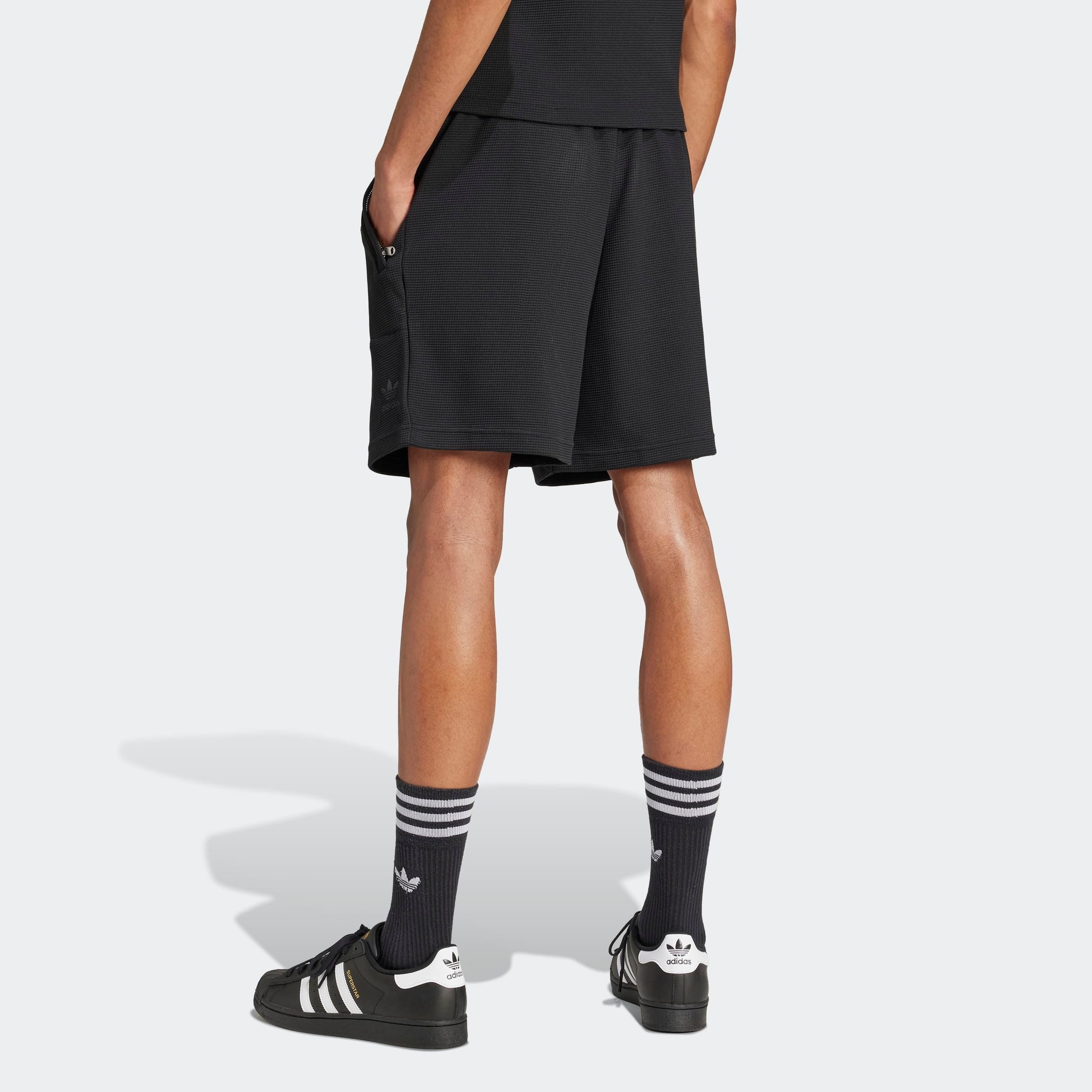adidas Originals Shorts ESS W SHO günstig online kaufen