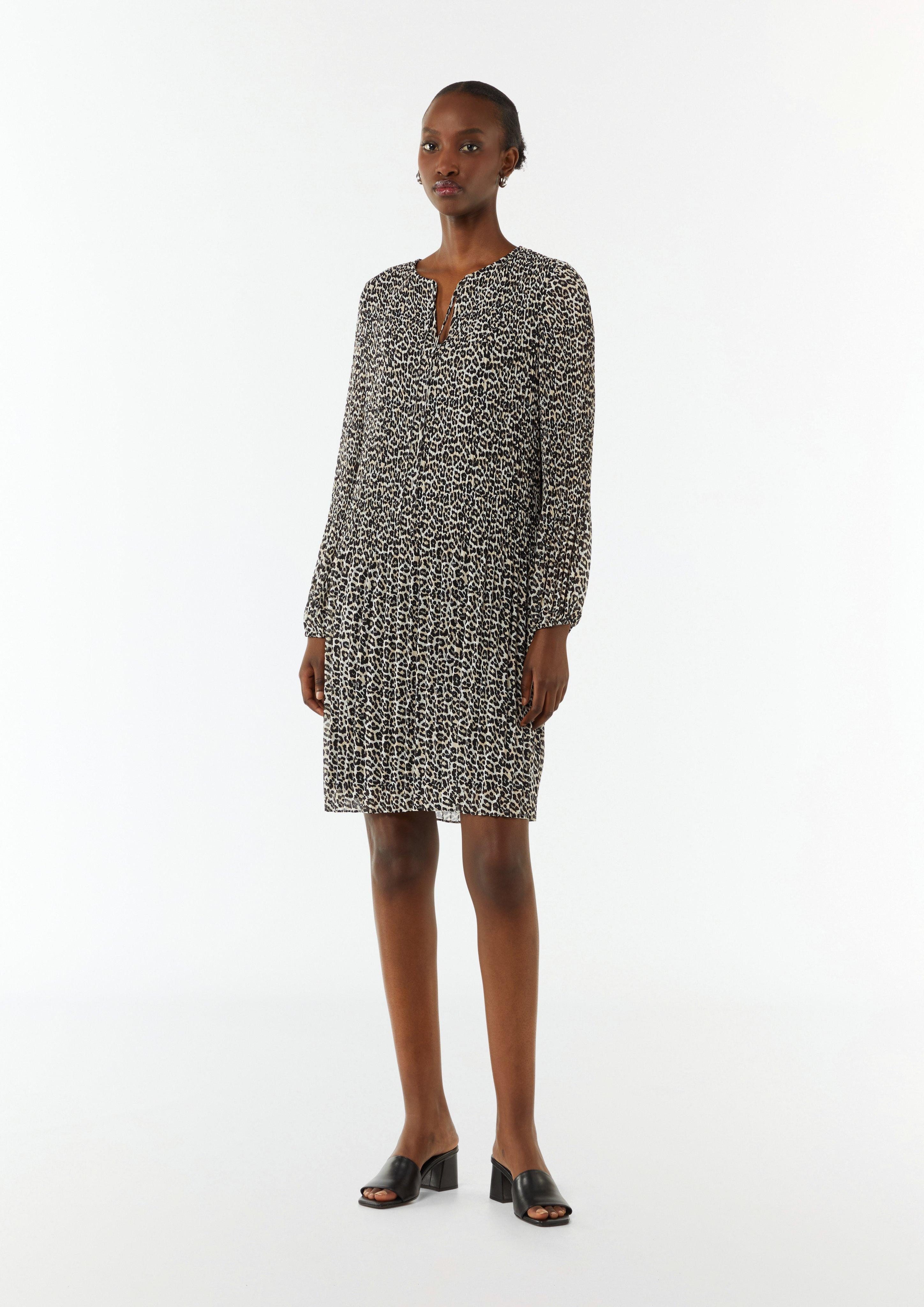 Minikleid Plissiertes Chiffon-Kleid mit Leo-Print