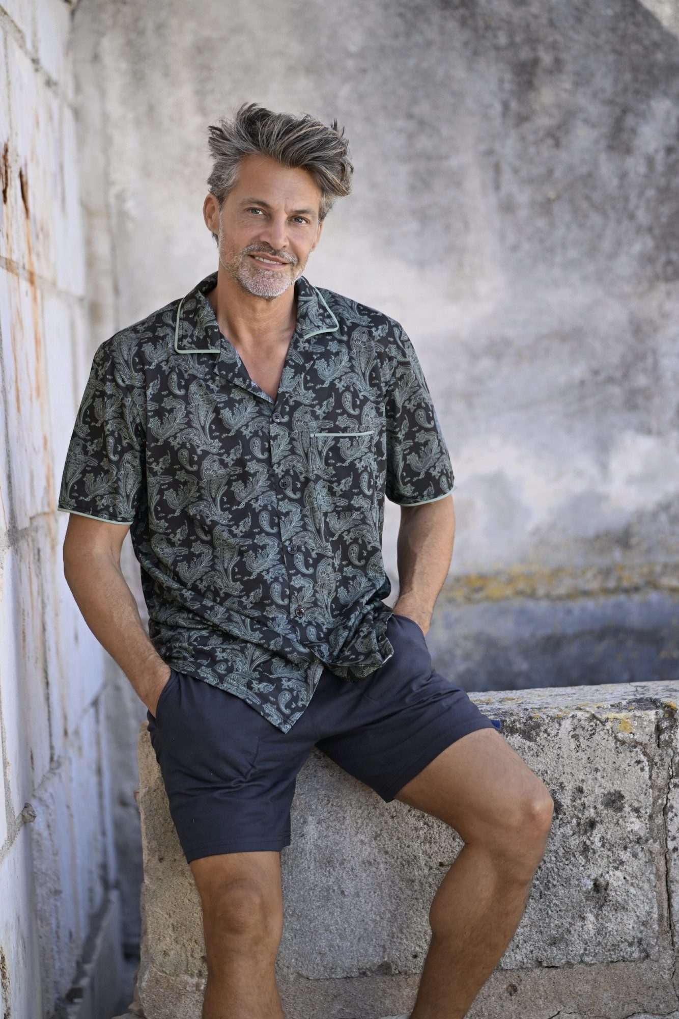 Ringella Shorty mit durchgeknöpftem Oberteil im Paisley-Dessin und Bermuda-Hose (2 tlg) 50% Baumwolle 50% Modal