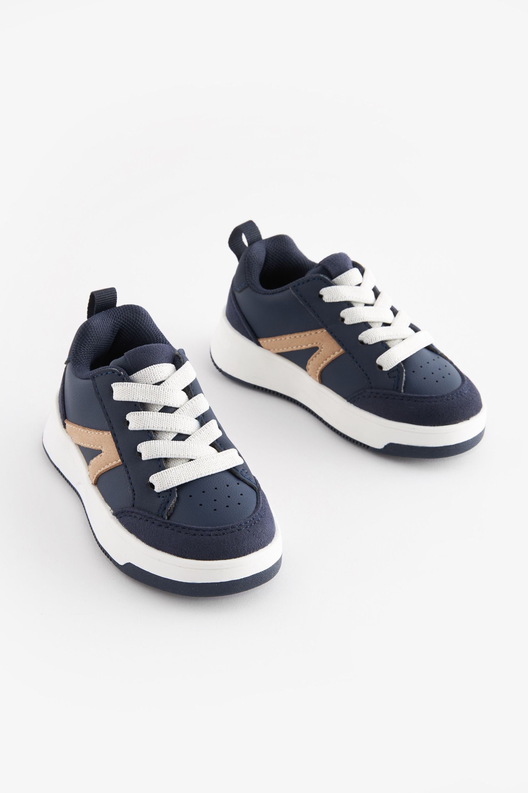 Next Sportschuh mit Elastikschnürung, weite Passform Sneaker (1-tlg)