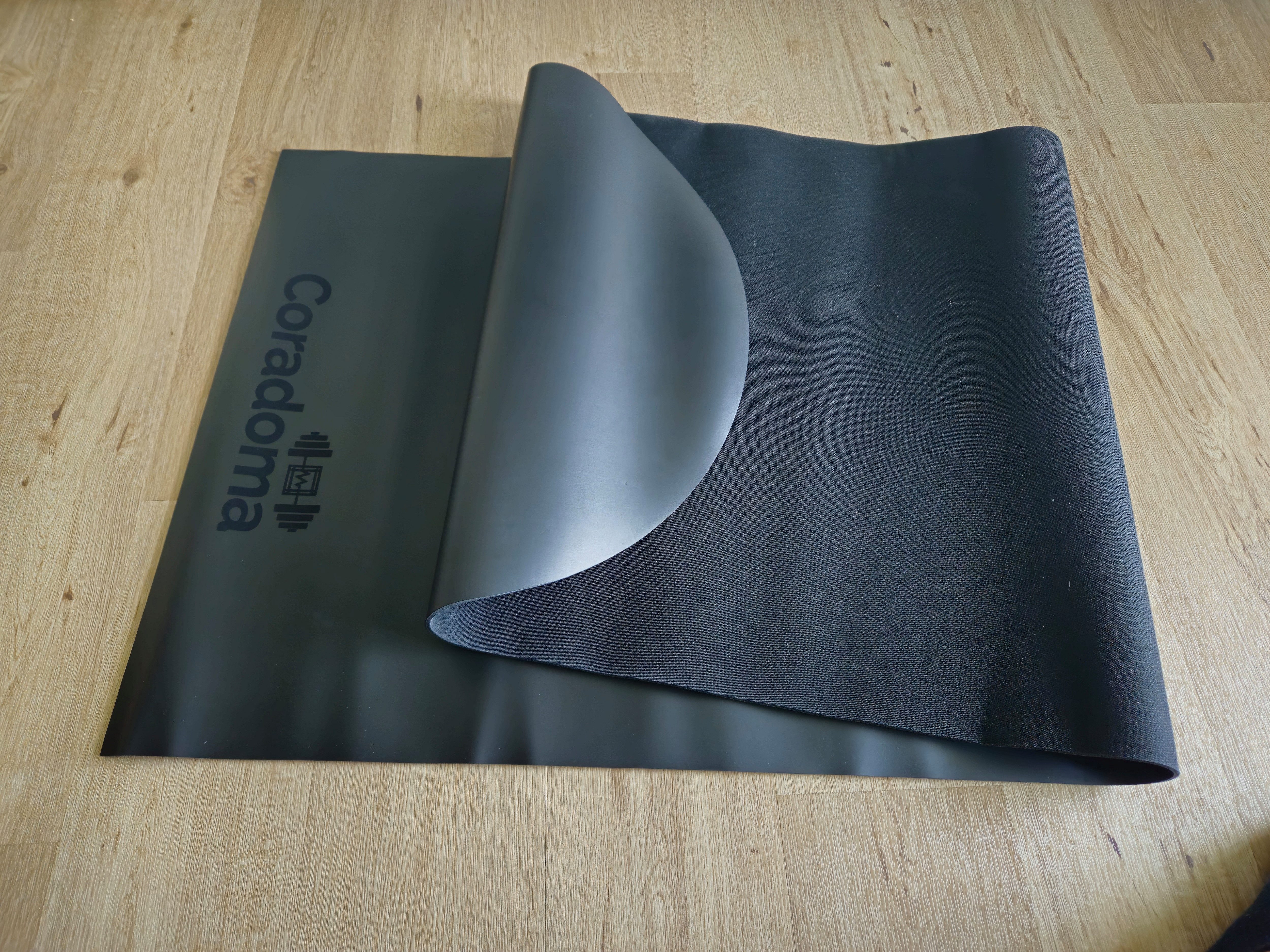 Coradoma Yogamatte extra dick und rutschfest, Fitnessmatte, Yoga Matte 183x68x0,5cm, aus PU Leder – Perfekt als Sportmatte, Gymnastikmatte, Trainingsmatte
