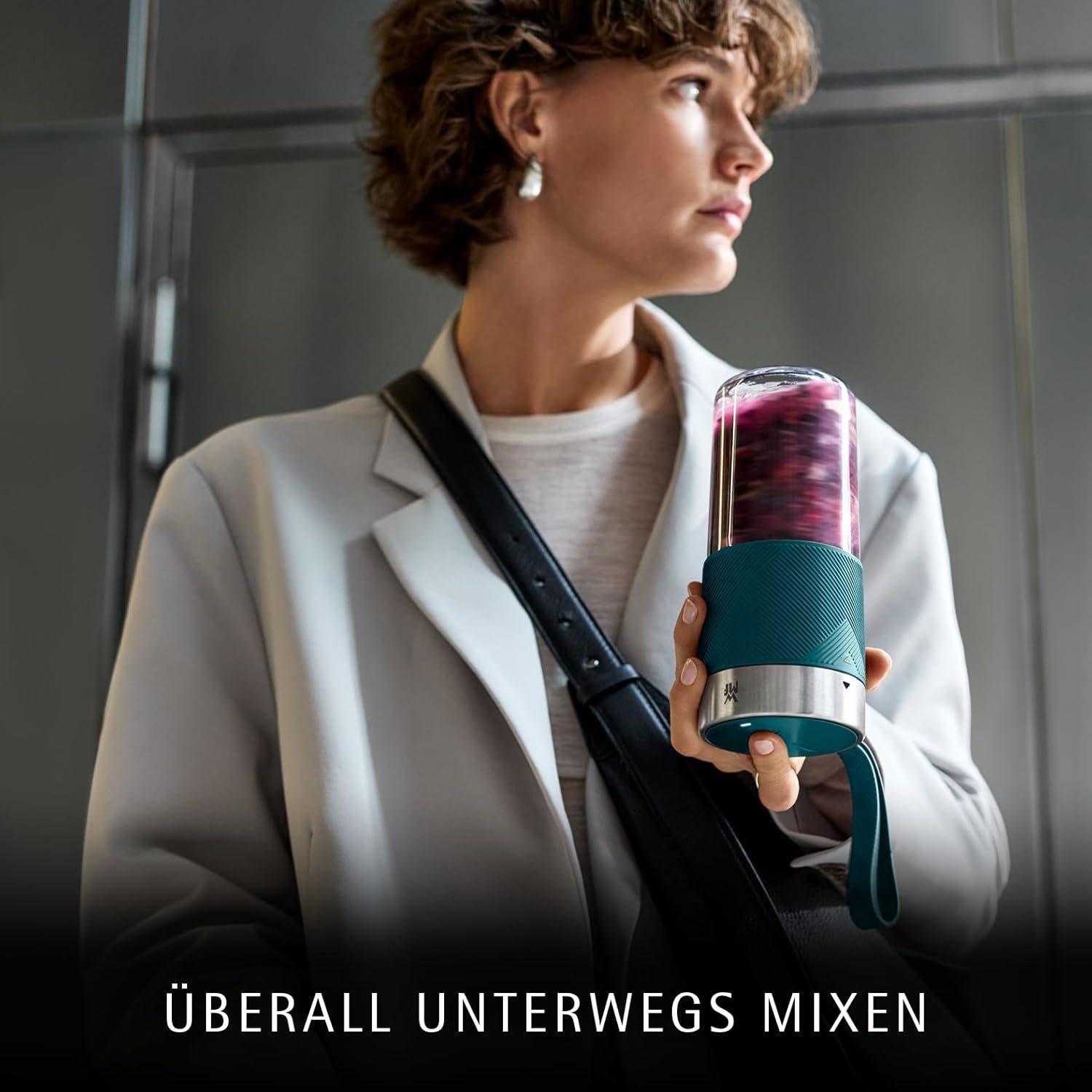 WMF Smoothie-Maker KÜCHENminis Mix on the Go, 50 W, tragbar, wiederaufladbar, 300 ml, 50 W, langlebiger Akku, 20.000 U/min