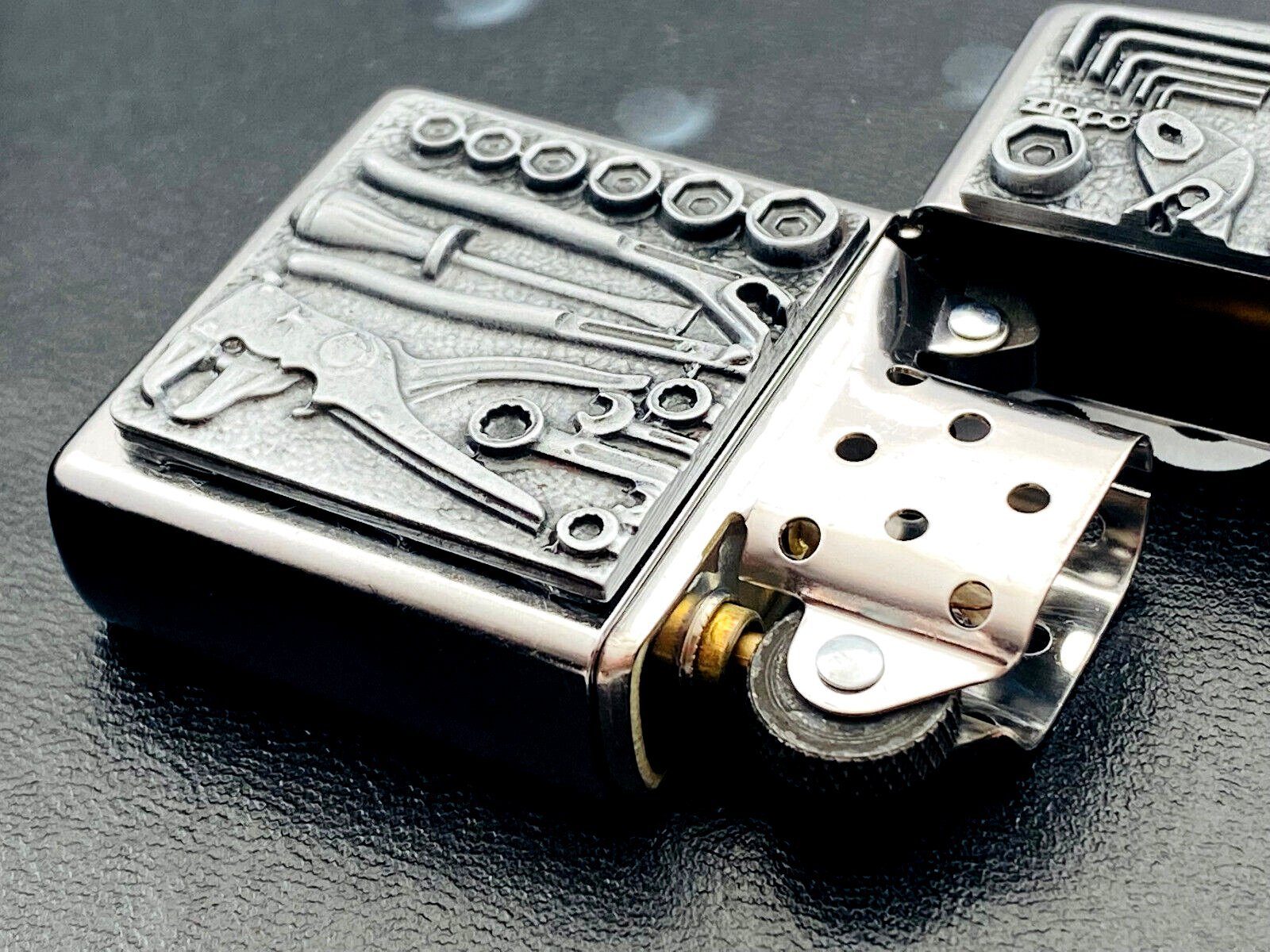 Zippo Feuerzeug ZIPPO Geschenkset Toolbox Werkzeugkasten Mechaniker Handwerk Feuerzeug (4 teiliges Set inkl. Zippo, Benzin, Feuersteine und Geschenkbox) – Bild 4 von 5