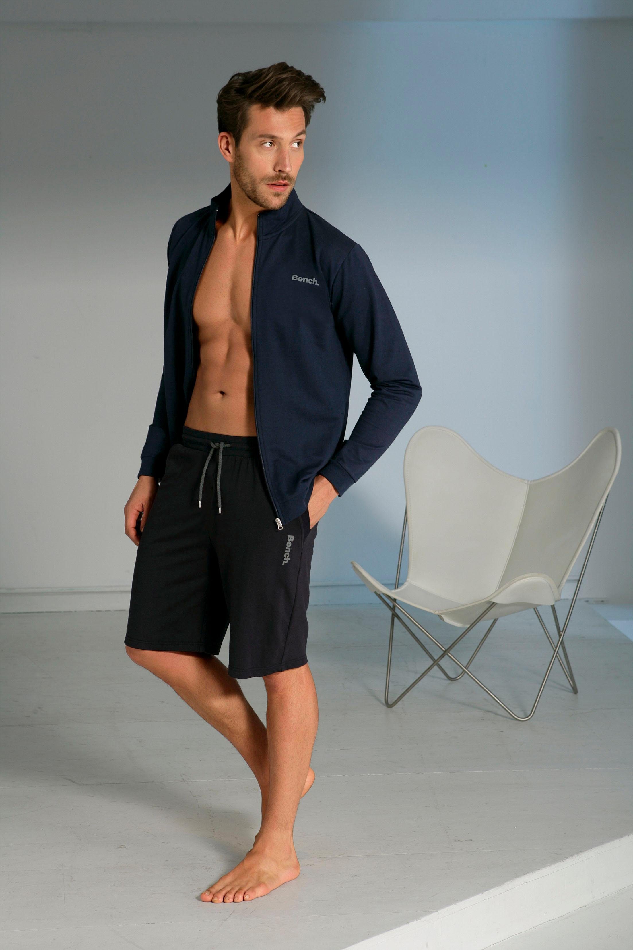 Bench. Loungewear Sweatjacke mit seitlichen Eingrifftaschen, aus leichter und bequemer Sweatware