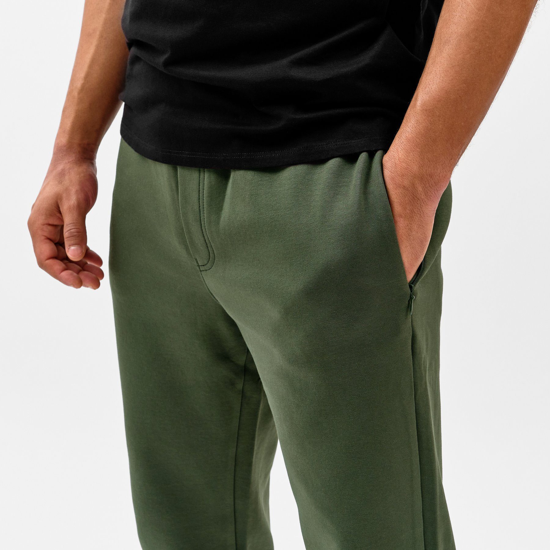 Papas Shorts Relaxhose Schicke aus den Grün und bequeme (1-tlg) Jogginghose Alltag für Reißverschlusstaschen Jogger mit Baumwolle Freizeithose sicheren