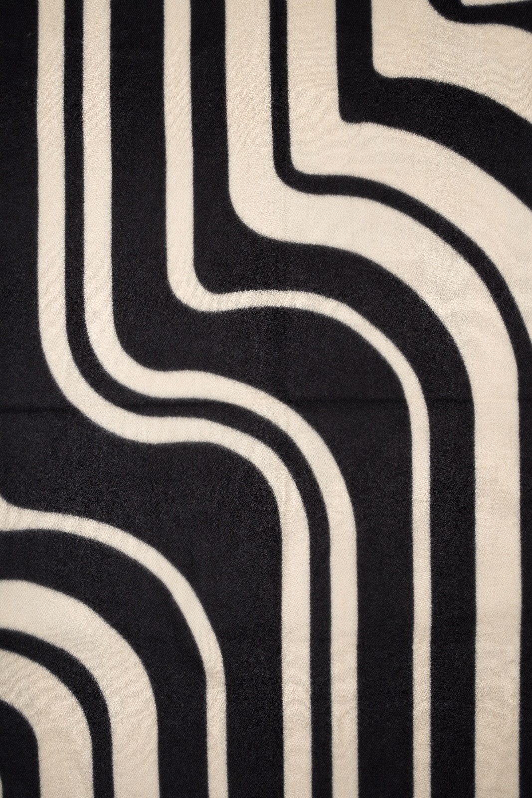 styleBREAKER XXL-Schal Schal mit Linien Muster, (1-St) günstig online kaufen