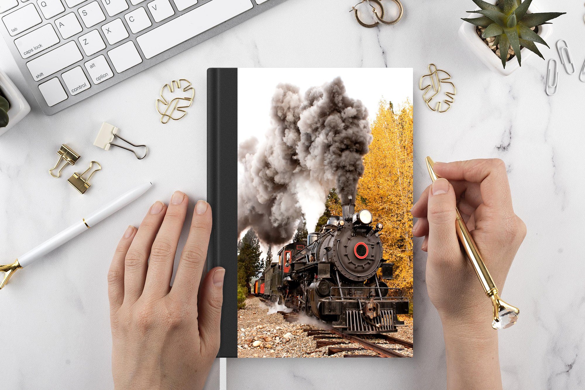 MuchoWow Notizbuch Dampflokomotive mit schönen Tagebuch, Seiten, Merkzettel, Haushaltsbuch Rauchfahnen, Notizheft, 98 Journal, A5