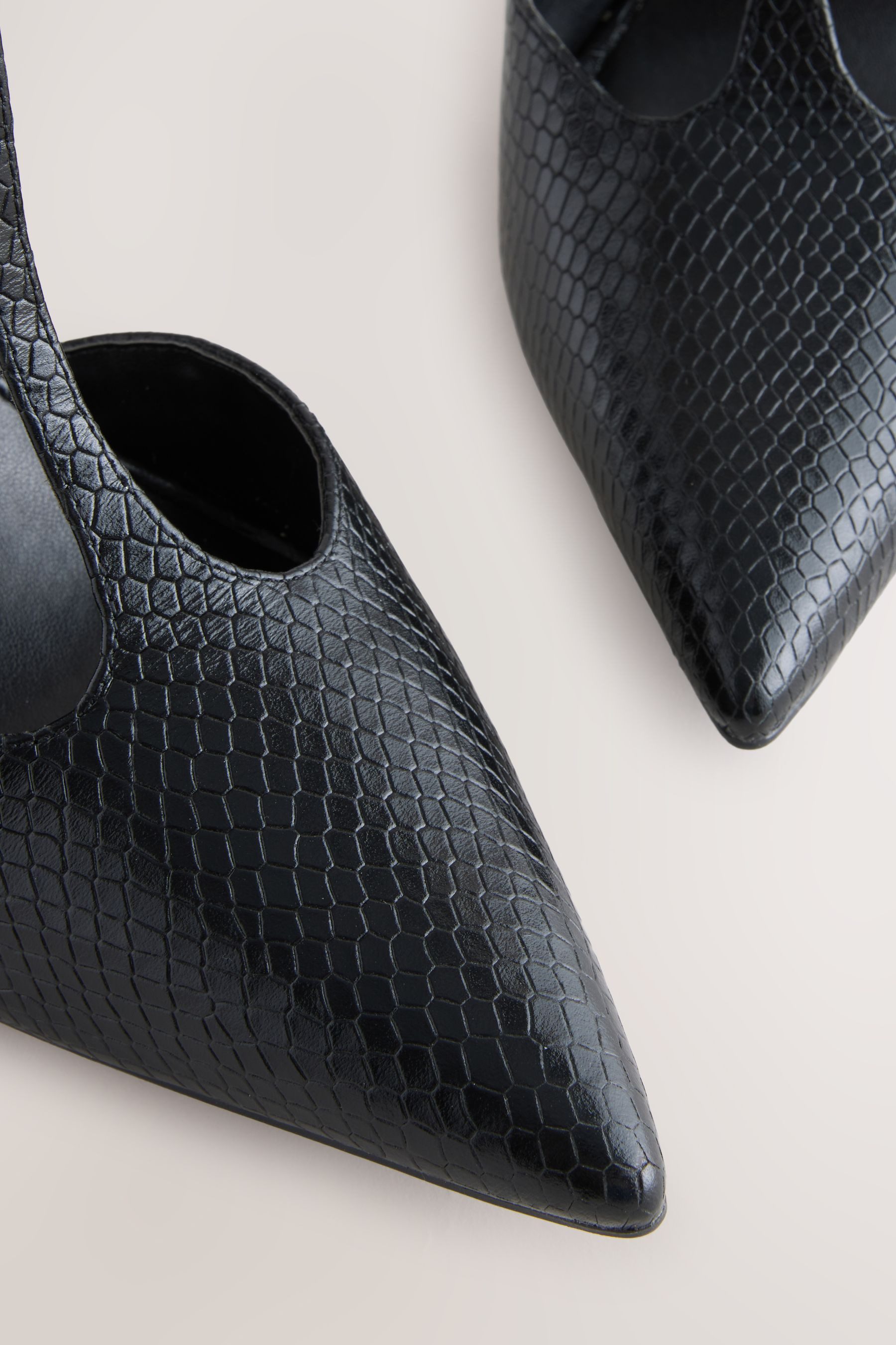 Next Forever Comfort® Absatzschuhe aus Leder mit T-Steg High-Heel-Sandalette (1-tlg)