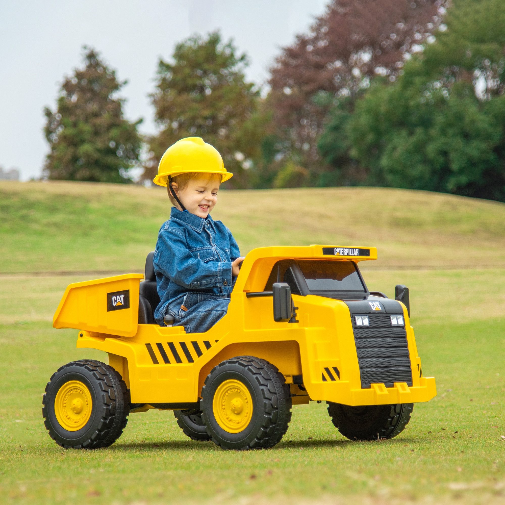 AIYAPLAY Elektro-Kindertraktor Elektrisches Aufsitzauto mit Fernbedienung, 3-5 km/h, Belastbarkeit 30 kg, (1-tlg), für 3-6 Jahre Kinder, Gelb