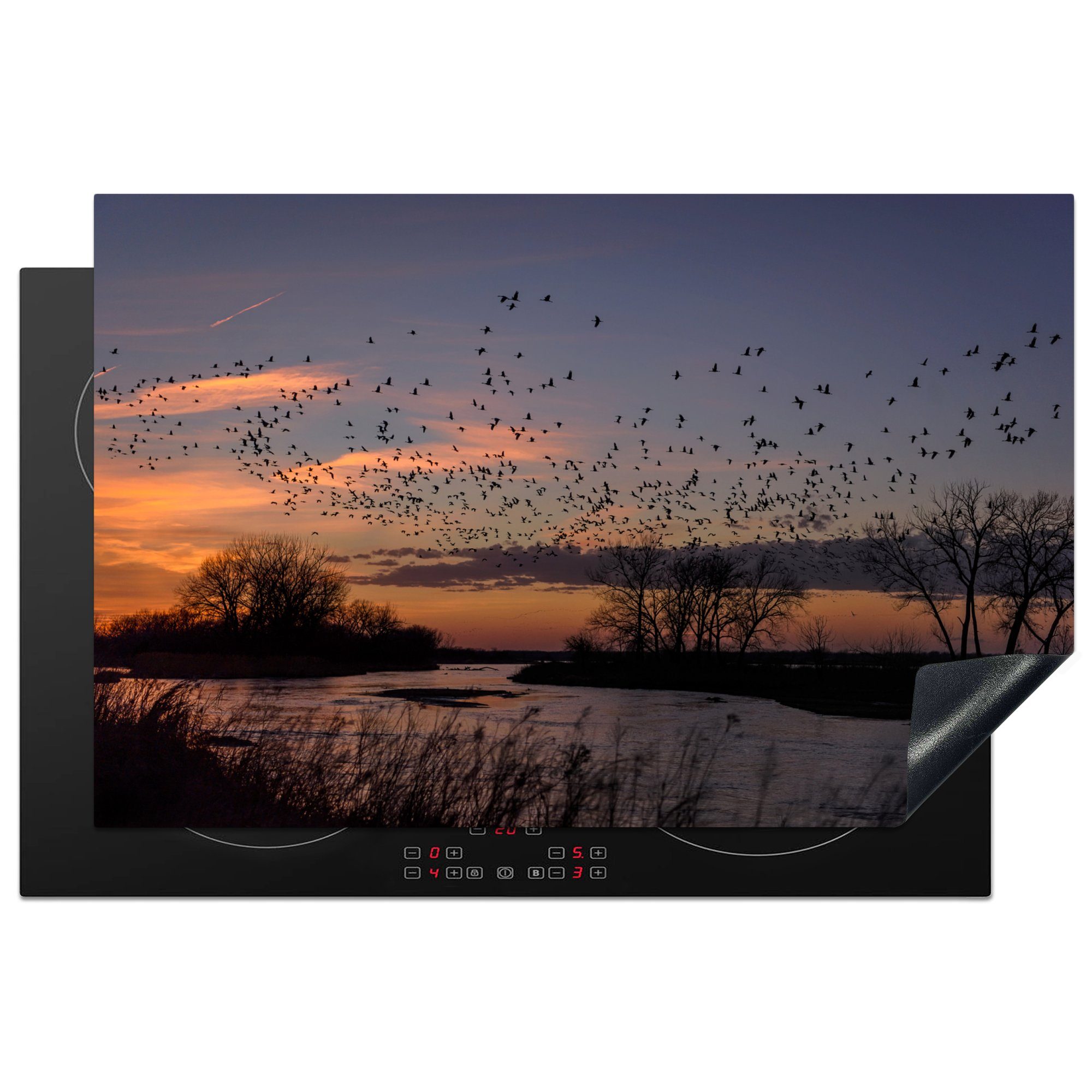 MuchoWow Herdblende-/Abdeckplatte Vögel fliegen bei Sonnenuntergang über einem See in Nebraska, Vinyl, (1 tlg), 81x52 cm, Induktionskochfeld Schutz für die küche, Ceranfeldabdeckung
