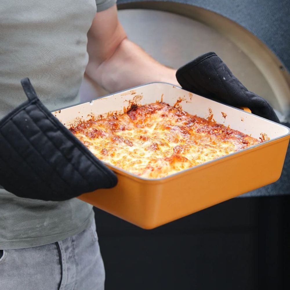 Mahlzeit Bräter Gusseisen emailliert, 10,5 L, Sunny Orange, Bräter 2in1 mit Pfanne, Gusseisen
