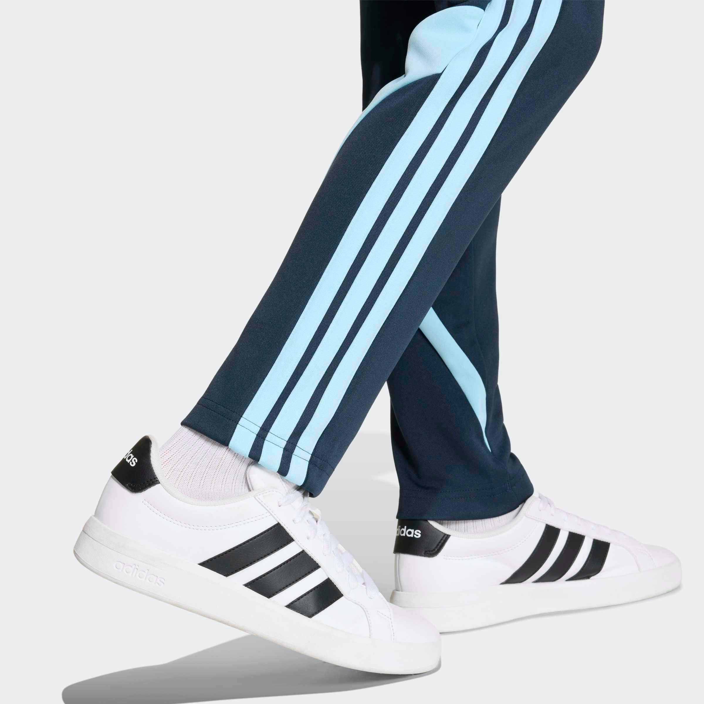adidas Sportswear Sporthose J HOT PANT mit normal-weiter Passform, ohne Verschluss