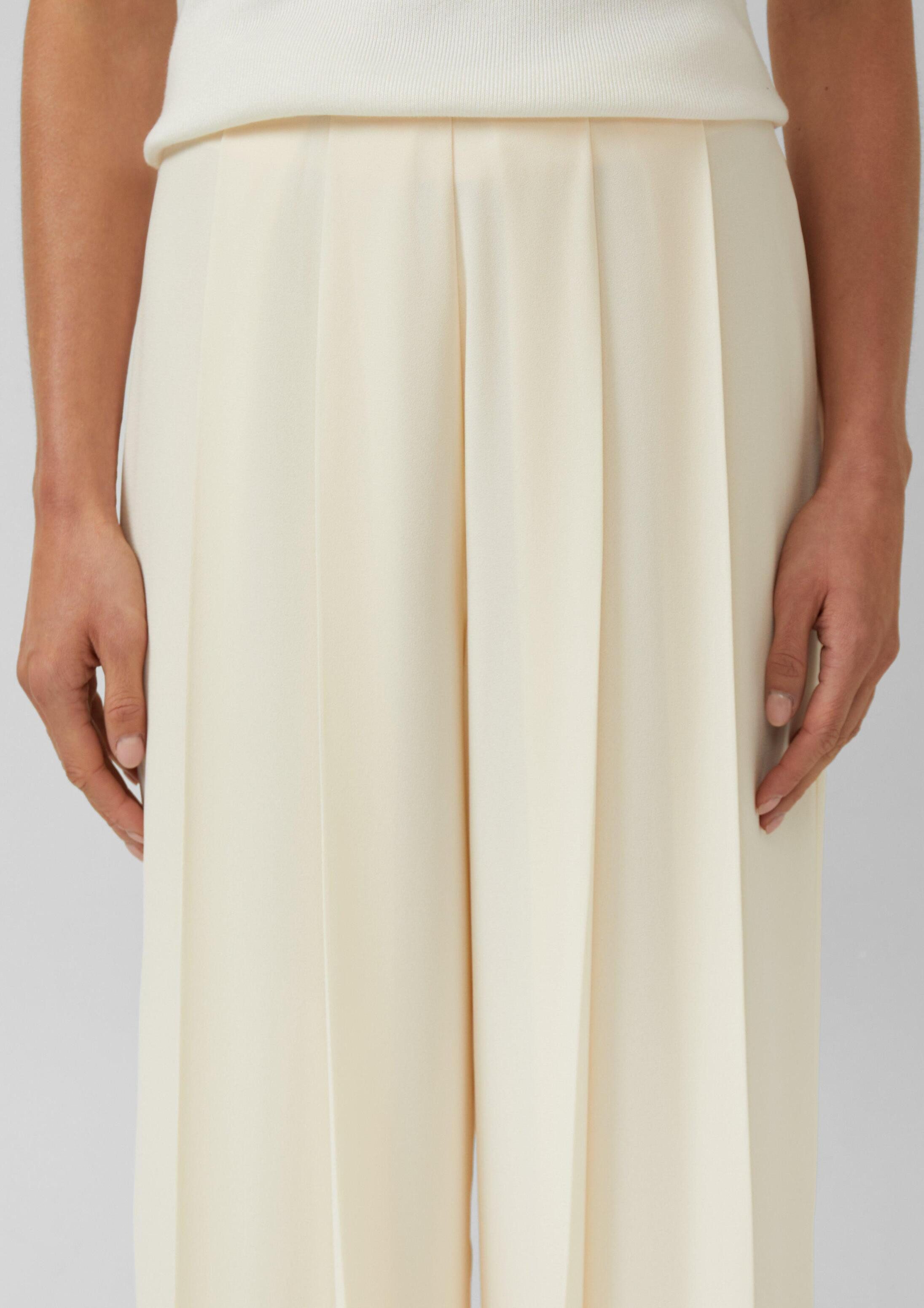 s.Oliver Chinos Hose Plissierte Wide-Leg-Hose – Bild 4 von 5
