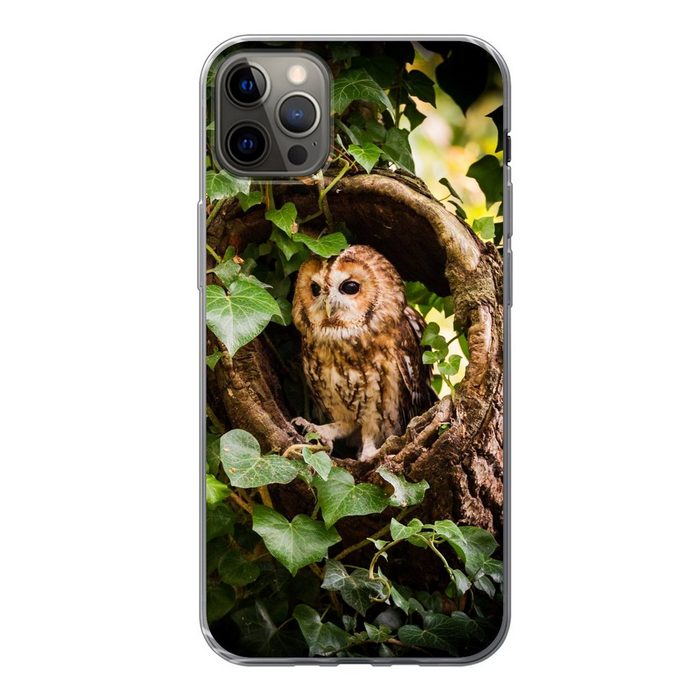 MuchoWow Handyhülle Ein Waldkauz in einem Baumstamm Handyhülle Apple iPhone 13 Pro Max Smartphone-Bumper Print Handy