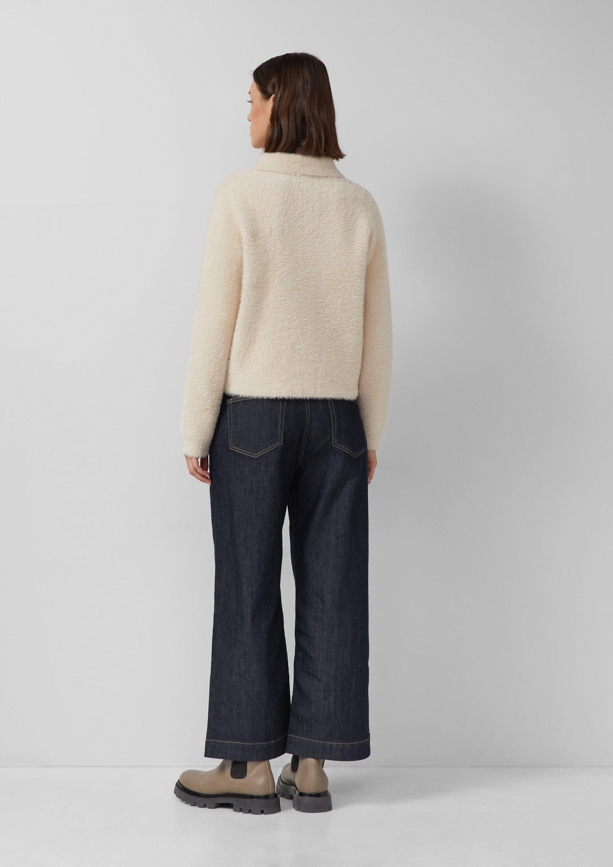 s.Oliver Cardigan Strickjacke Fake-Fur-Jacke mit goldfarbenen Knöpfen und aufgesetzten Taschen