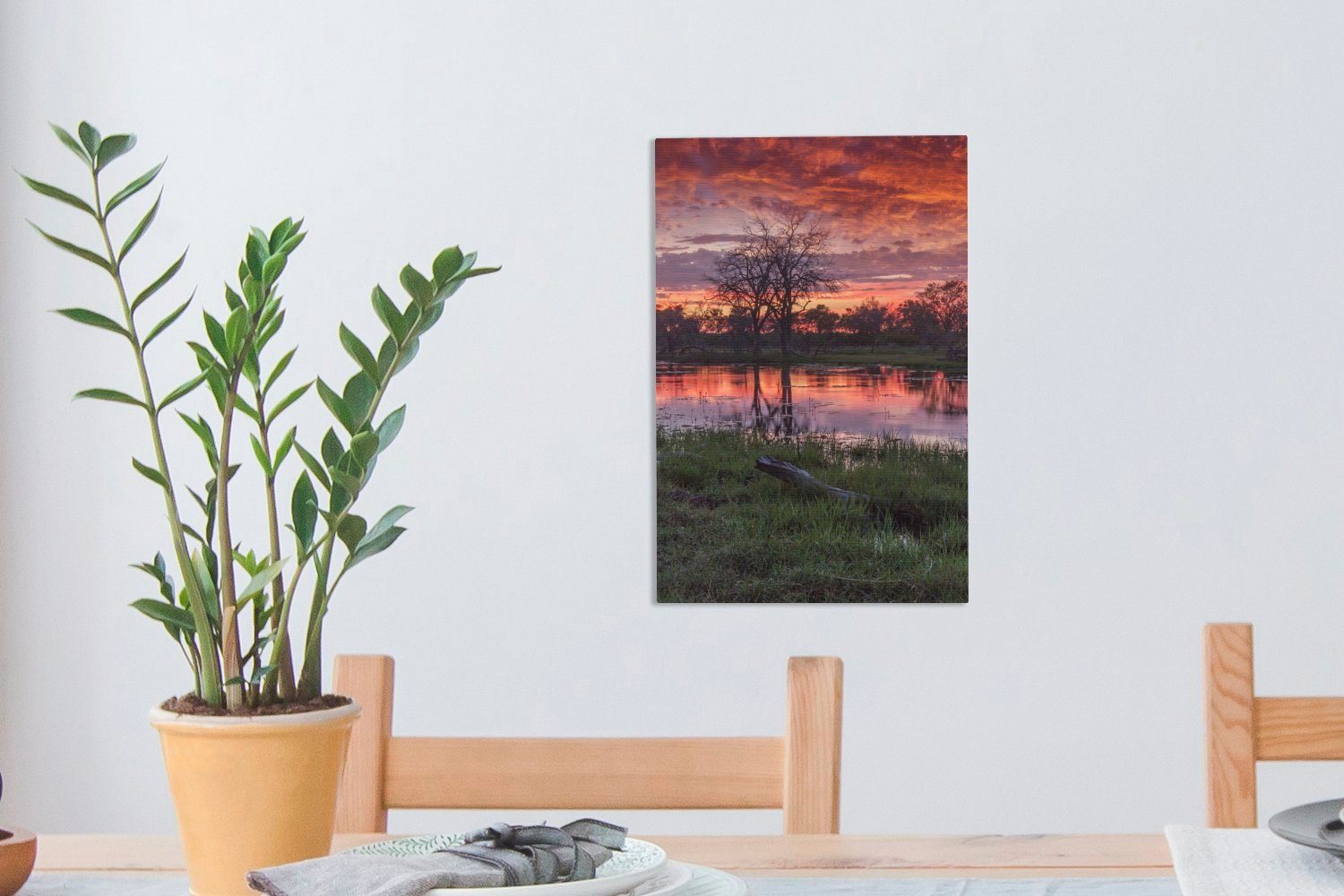 inkl. fertig St), Gemälde, Leinwandbild in im Chobe-Nationalpark, Abenddämmerung (1 Leinwandbild Zackenaufhänger, cm 20x30 bespannt und der Sumpf Bäume OneMillionCanvasses®