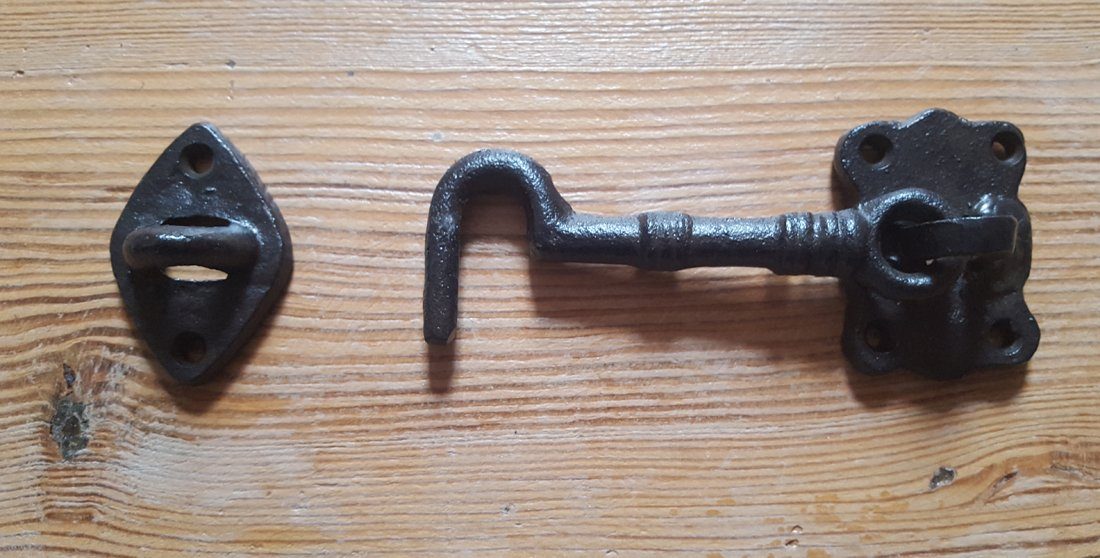 LB H&F Lilienburg Türriegel Türriegel Schlossriegel Türschlossriegel Türschloss Sperriegel, Antik, (Metall Gartendeko Verschluss Möbel Antik Riegel Sturmhaken Fallhaken Fensterhaken Torriegel Türbeschlag Torhaken Türhaken Nostalgie), für Tür Tor Metall Gusseisen Vintage Deko