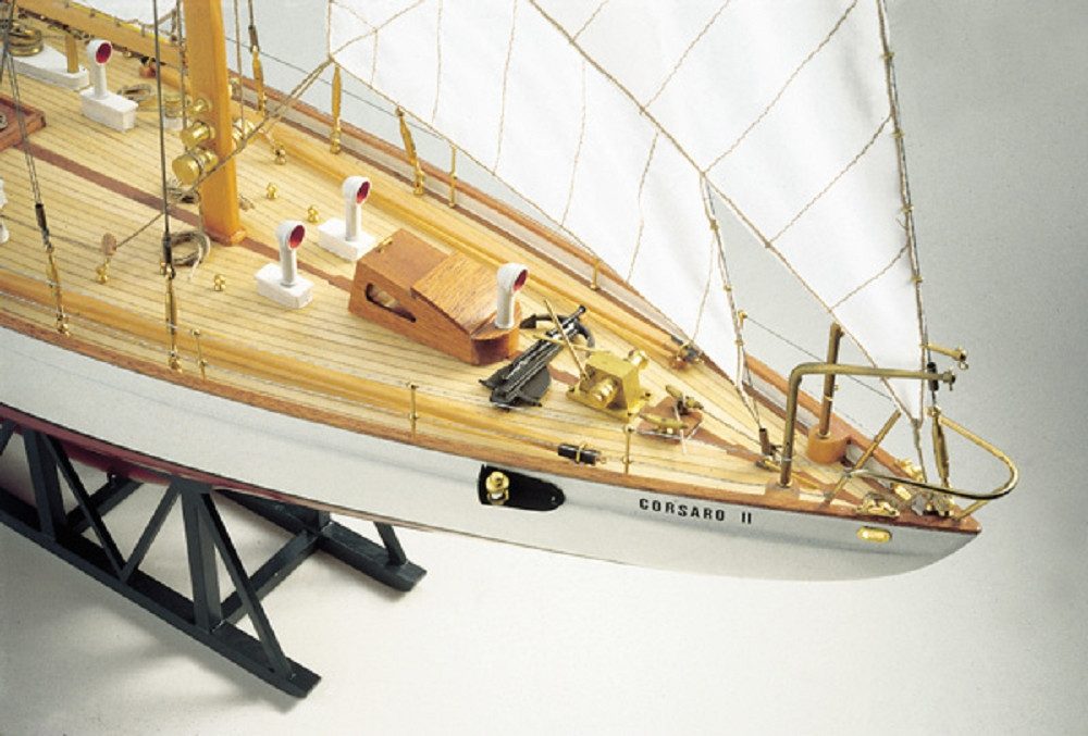 COREL Modellbausatz Corsaro II 1:24 Baukasten – Hochseeyacht mit Yawl-Takelung und Messing
