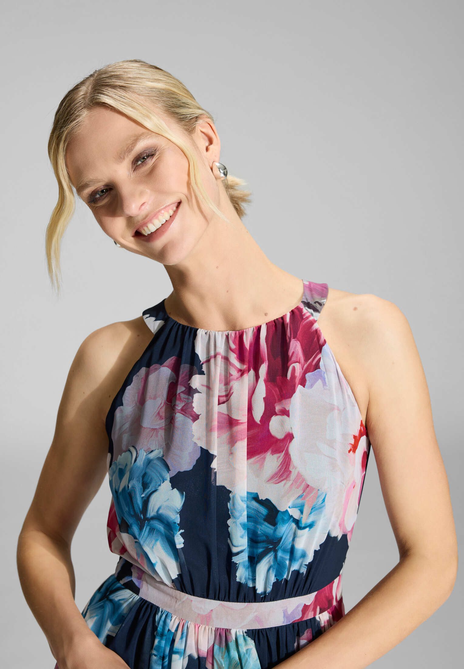 SWING Abendkleid - Abendkleid aus bedrucktem Chiffon Taillierter Schnitt mit fließendem Rockteil