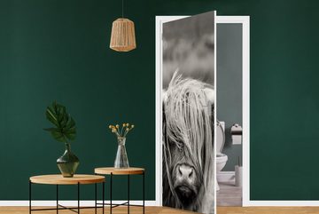 MuchoWow Türtapete Schottischer Highlander - Kuh - Tiere - Schwarz-Weiß - Ländlich, Matt, bedruckt, (1 St), Fototapete für Tür, Türaufkleber, 75x205 cm