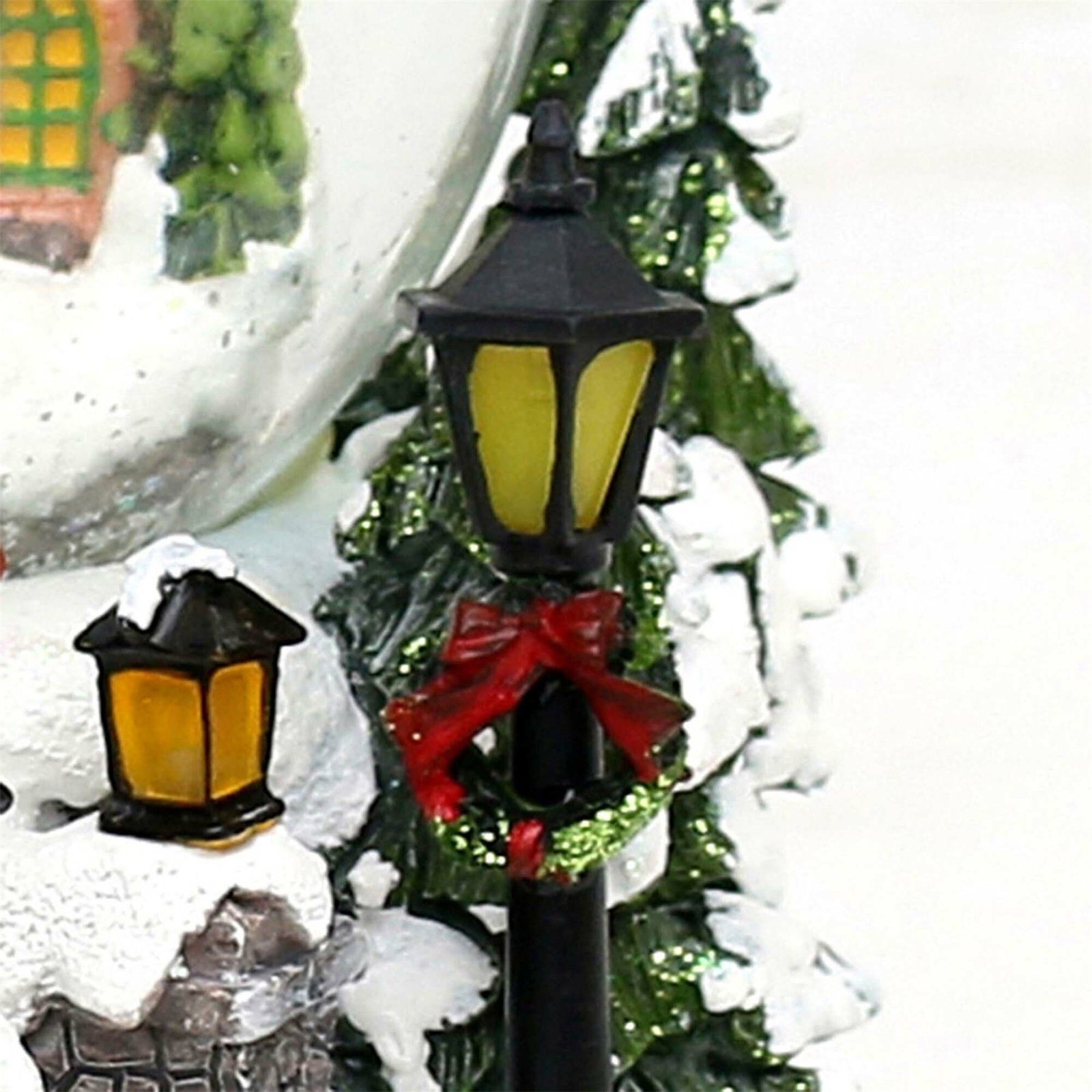 Dekohelden24 SIGRO Schneekugel Schneekugel Weihnachtsfigur Licht, Glitter Sound, Weihnachtsdekoration St), (1 Kutschfahrt