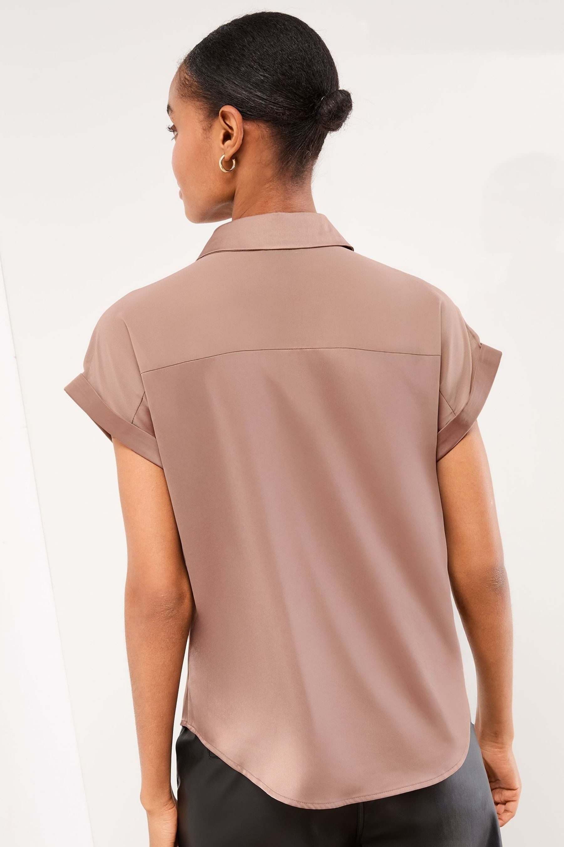 LIPSY Hemdbluse Lipsy Kurzarmhemd aus Satin und Chiffon, Regular (1-tlg) günstig online kaufen