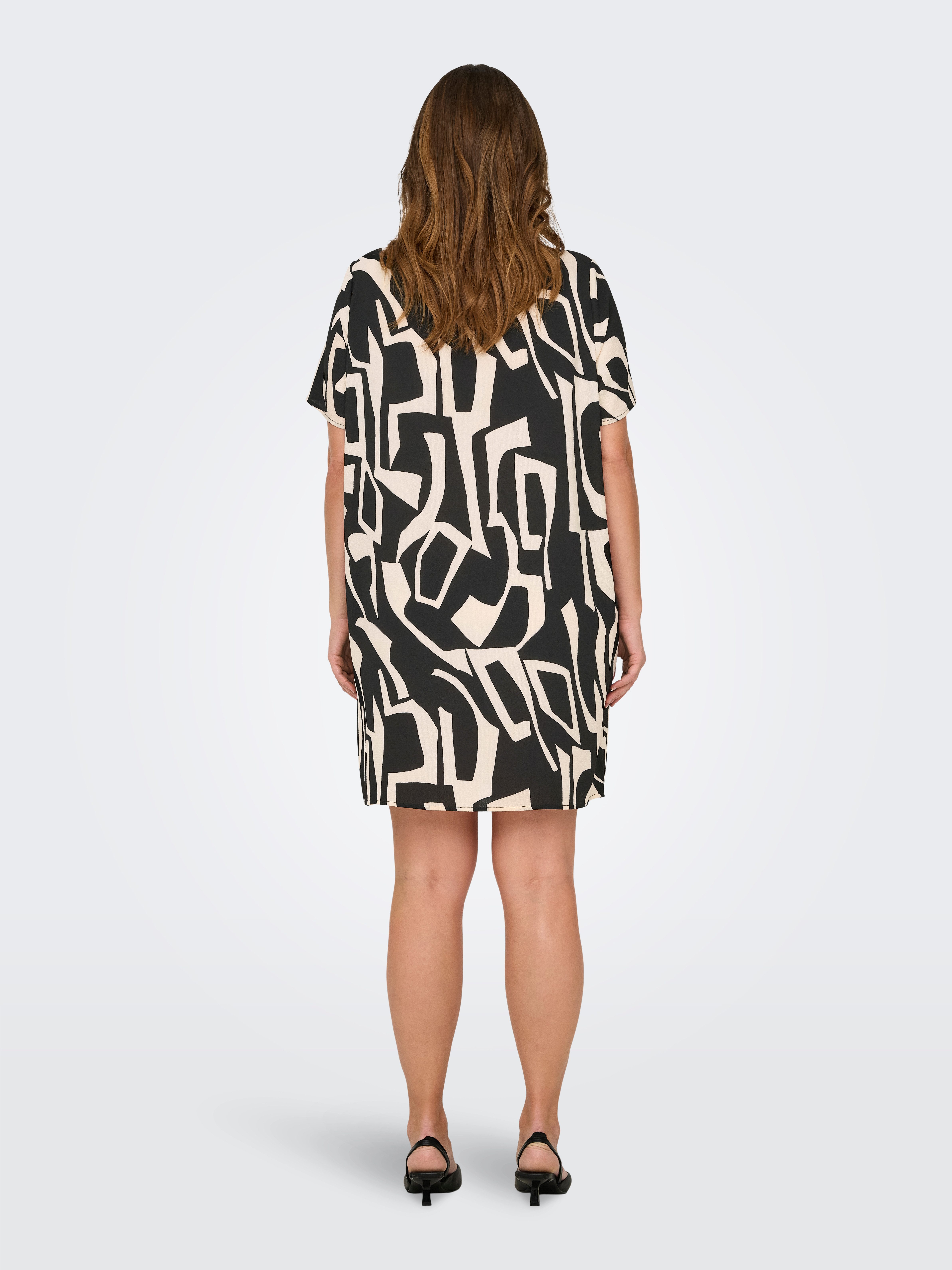 ONLY CARMAKOMA Sommerkleid CARLUX SS TUNIC DRESS WVN NOOS Materialmix, loose fit