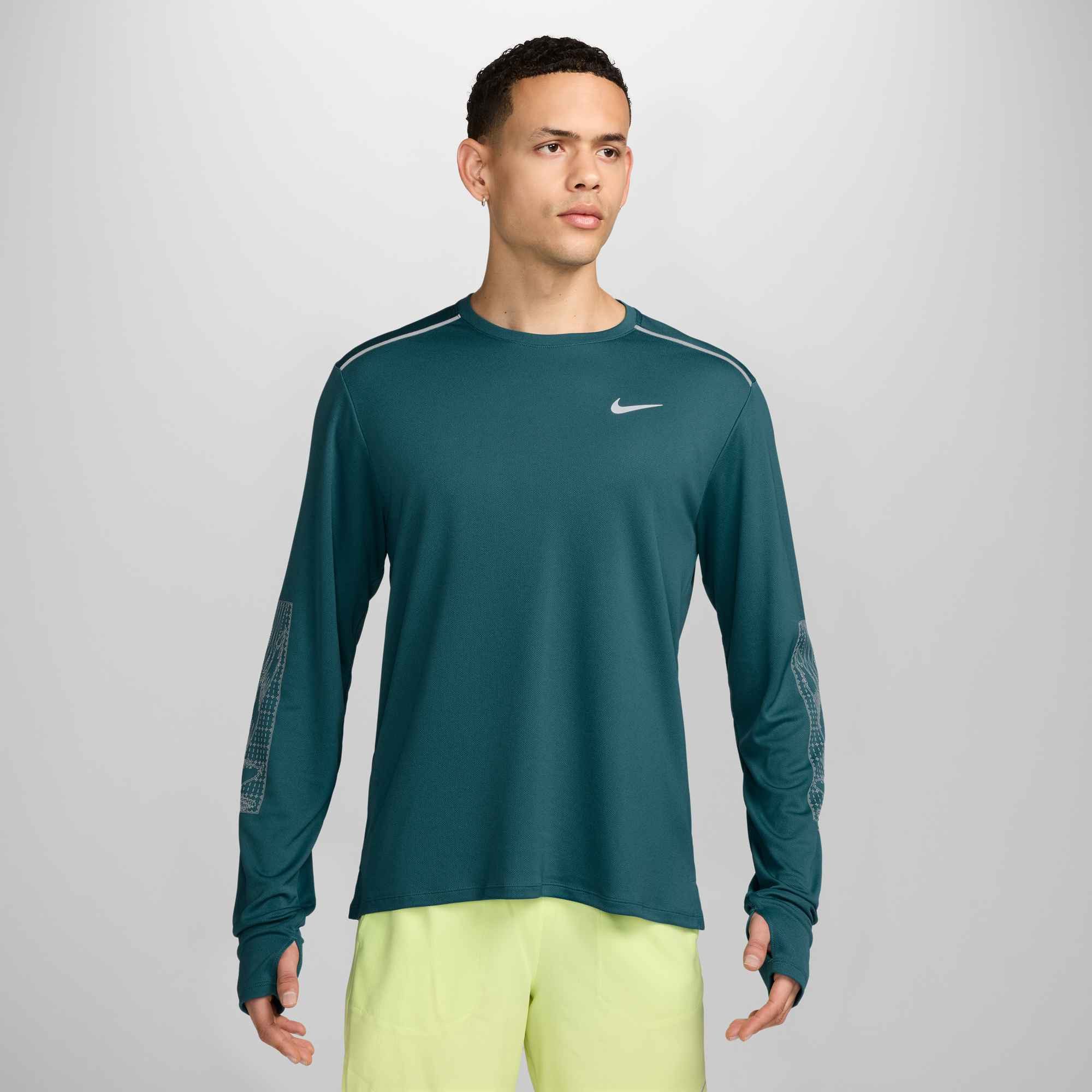 Nike Laufshirt M NK DF UV MILER WNT LS TOP mit Rundhalsausschnitt, Kurzarm, schnell trocknend, atmungsaktiv