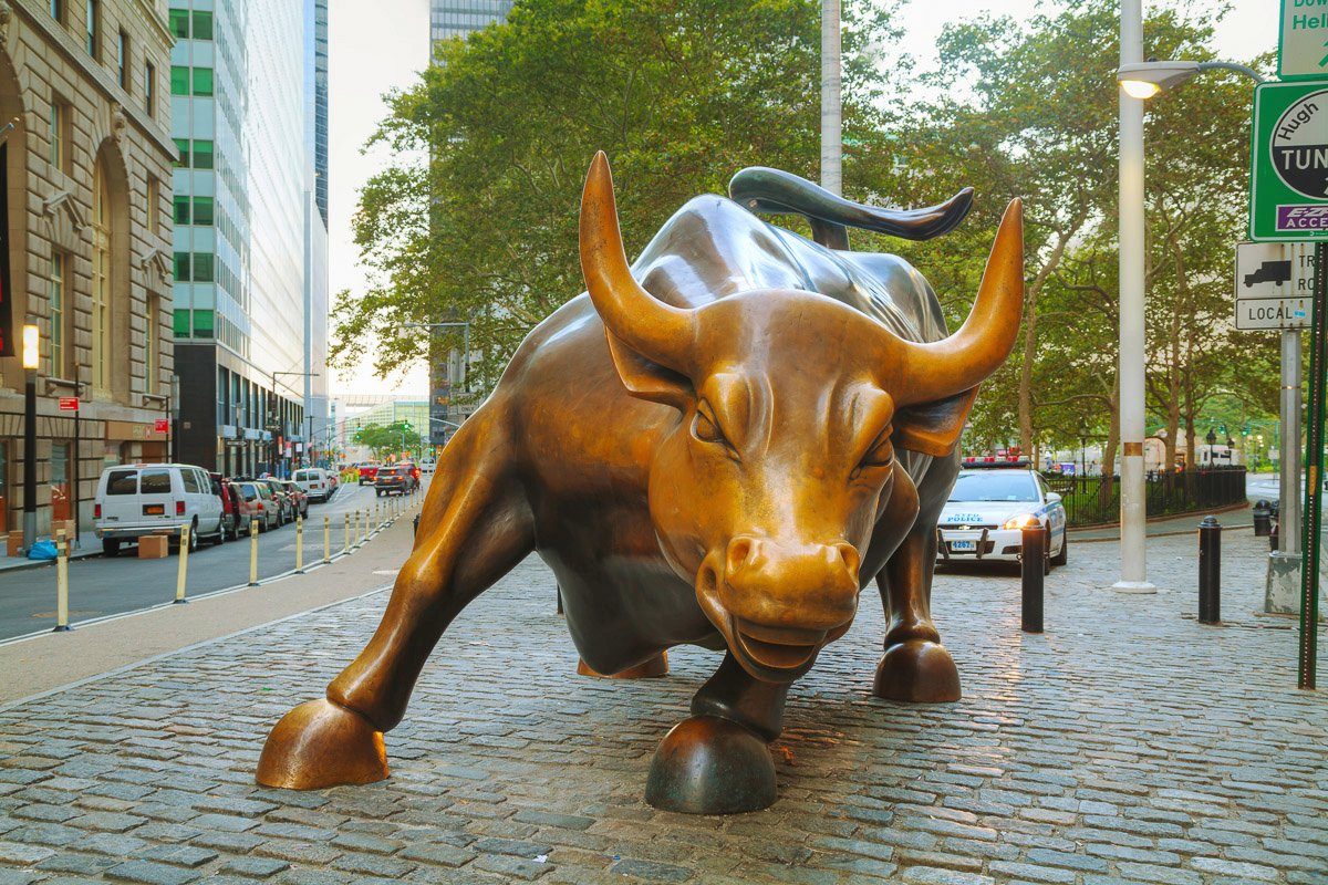 Papermoon Fototapete Wall Street Bull