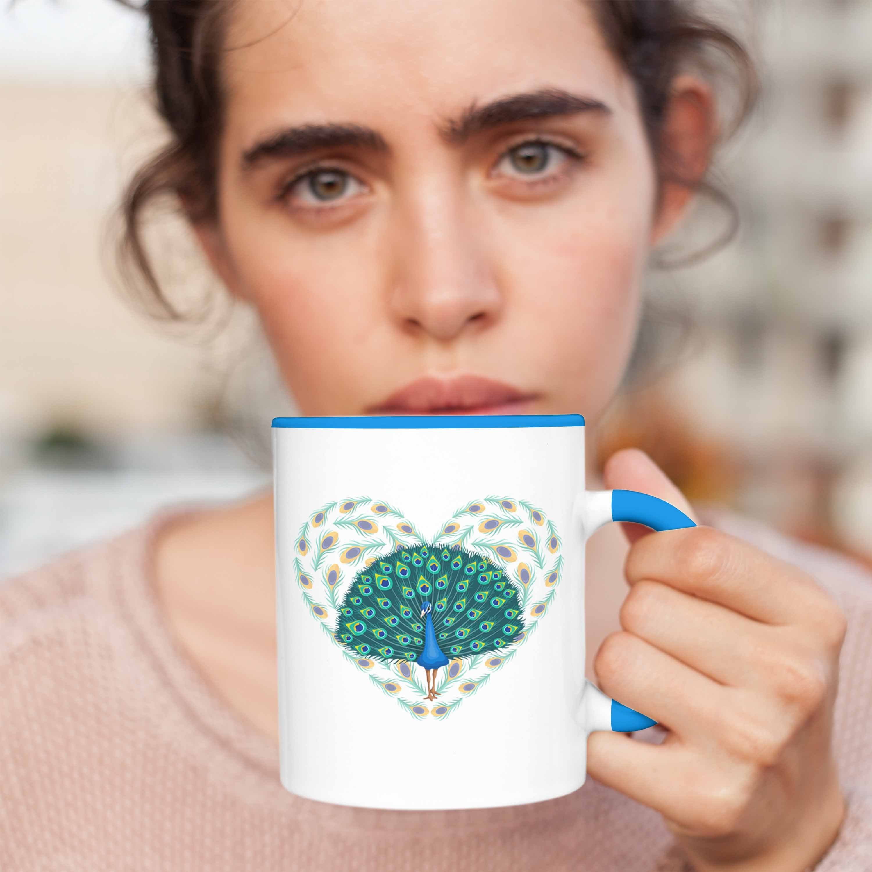 Tasse Trendation Deko Tasse - Pfau Grafik Geschenk Herz Trendation Schöne Pfauen-Besitzer Geschenkidee Blau