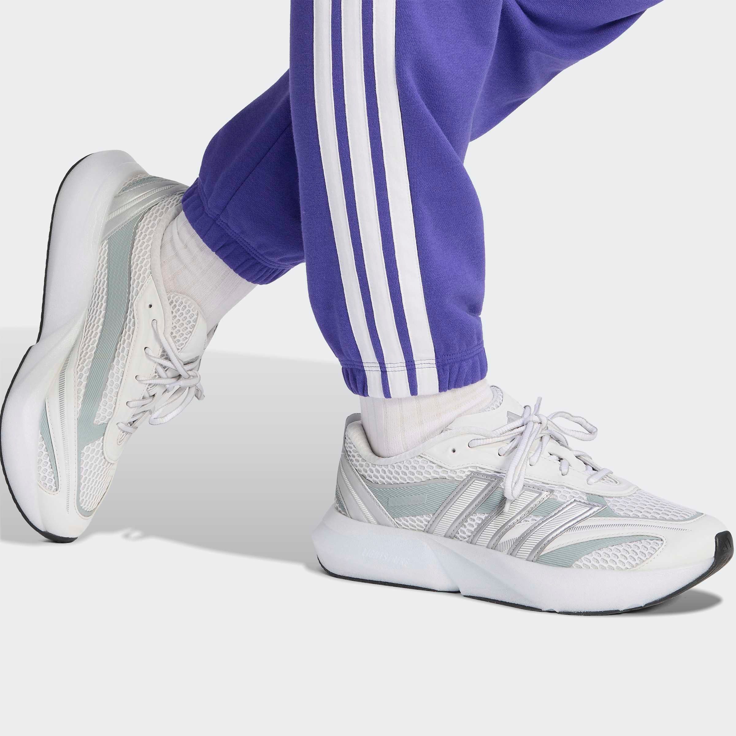 adidas Sportswear Sporthose ESSENTIALS 3-STREIFEN FRENCH TERRY CUFFED Reguläre Passform, mittelhoher Bund, weiches French Terry Material