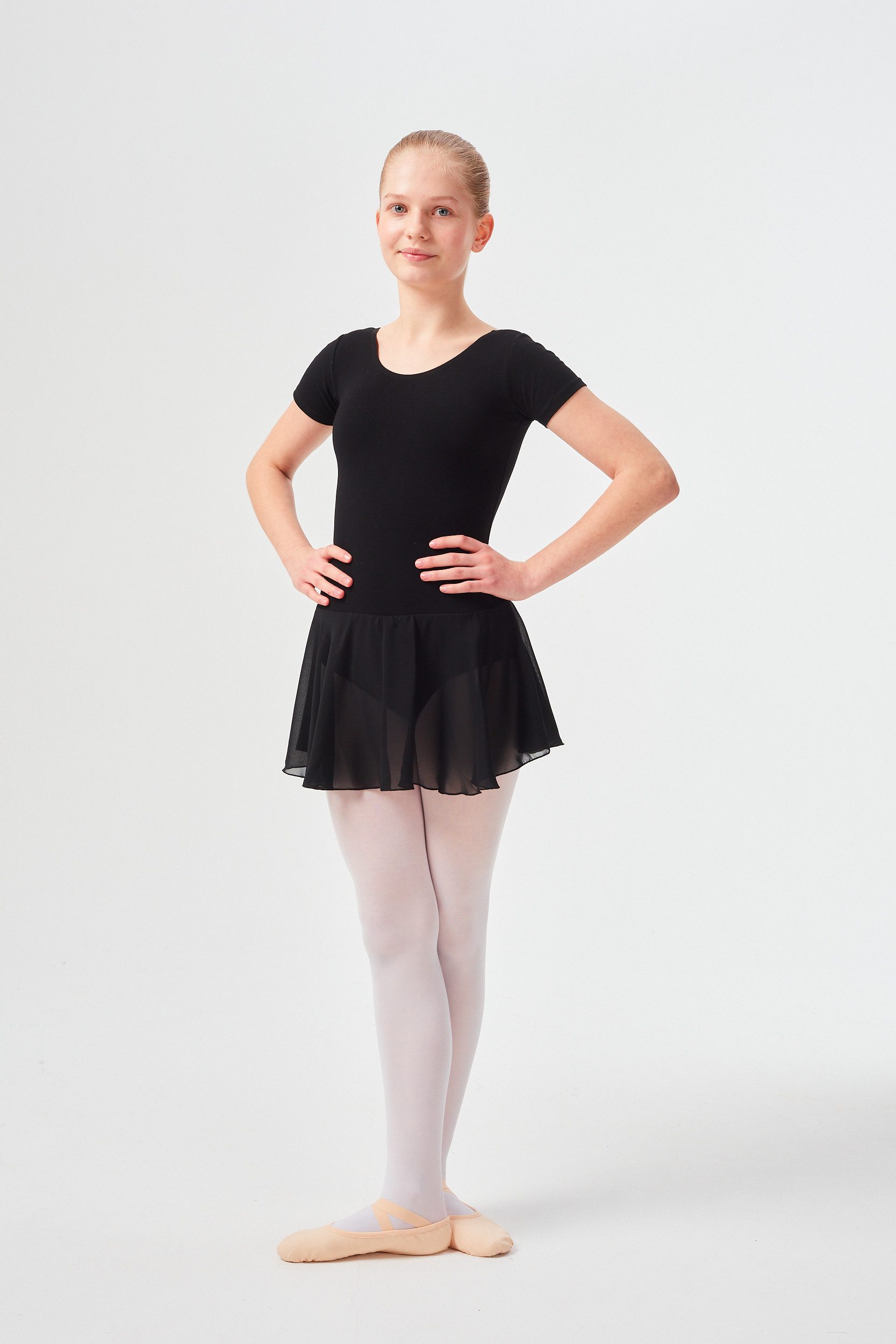 tanzmuster Chiffonkleid Ballettkleid Lucy mit kurzen Ärmeln Mädchen Ballettbody mit Chiffon Röckchen