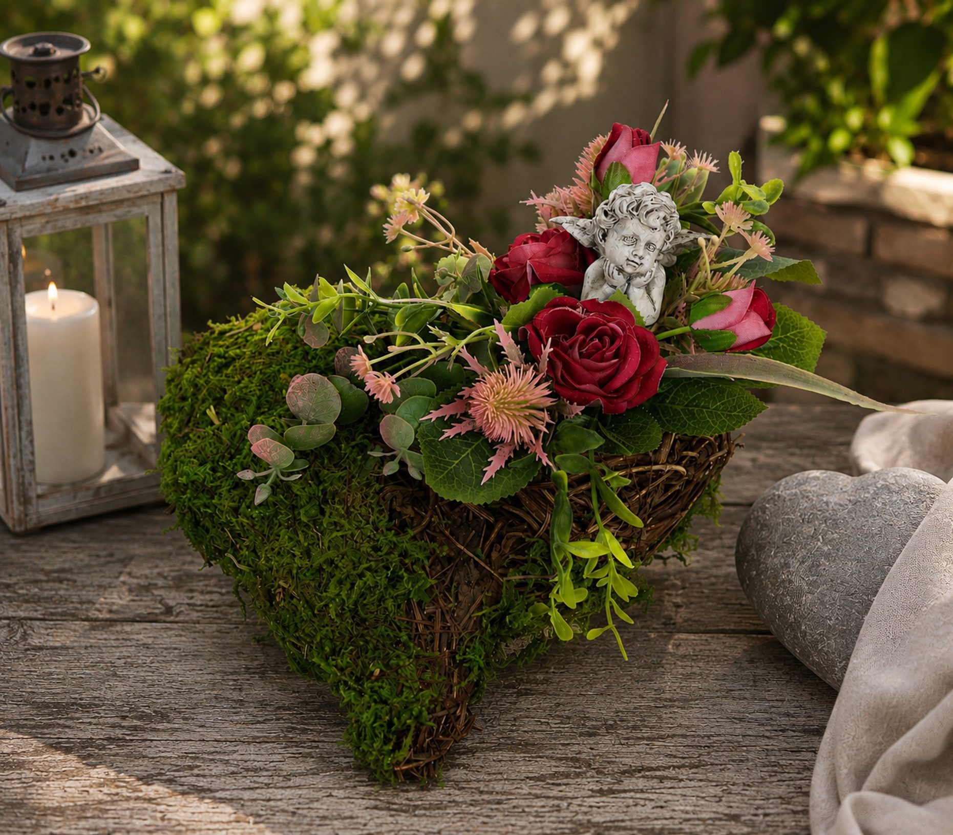 Kunstblume Kunstblumen-Gesteck mit Rosen und Engel auf Pflanz-Herz, OTTO home, Höhe 14 cm, Dekoratives Herzgesteck mit Rosenblüten und Engelfigur – Bild 3 von 3
