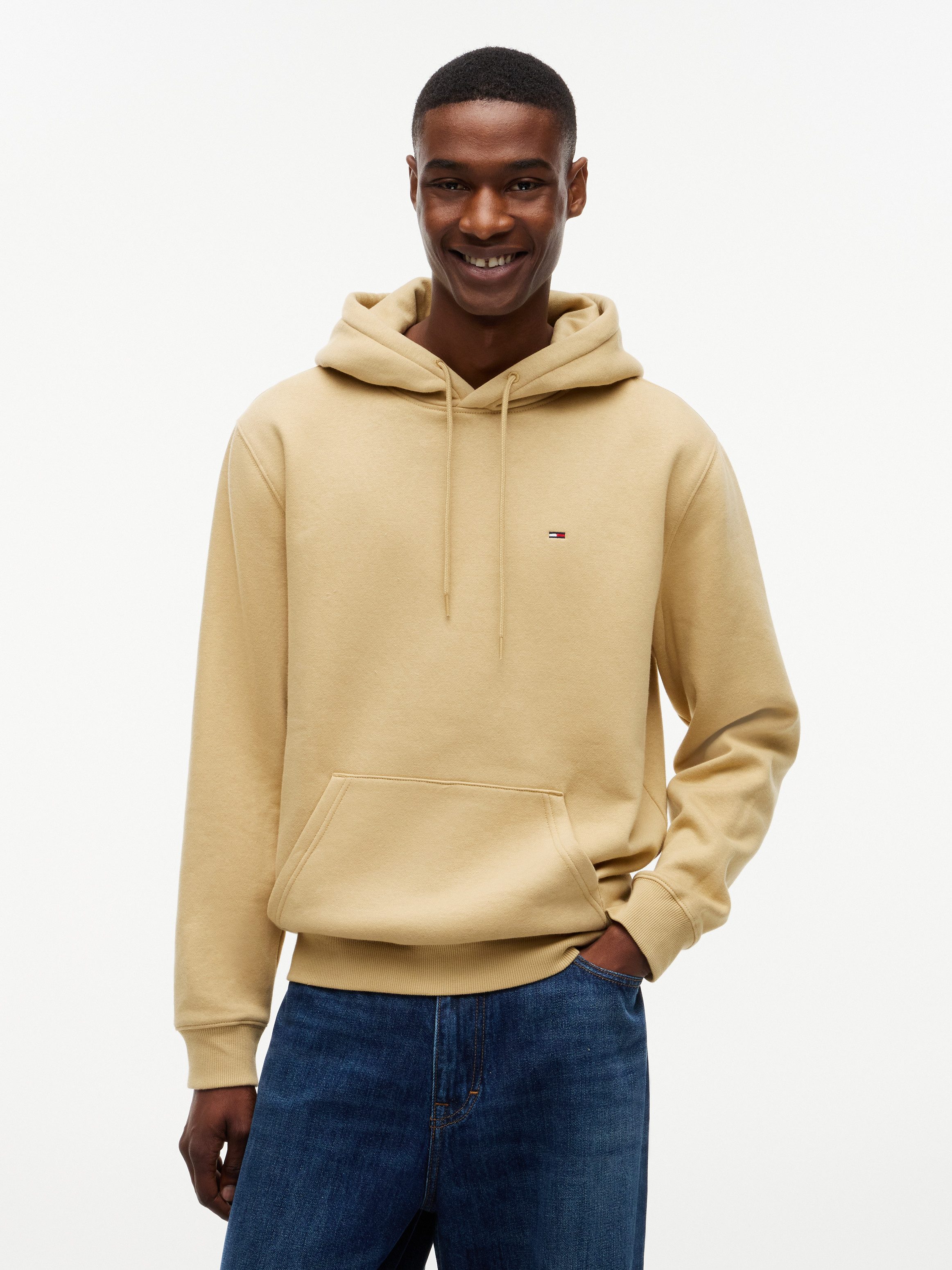 Tommy Jeans Hoodie TJM REGULAR FLAG mit bestickten Markenlogo auf Brusthöhe
