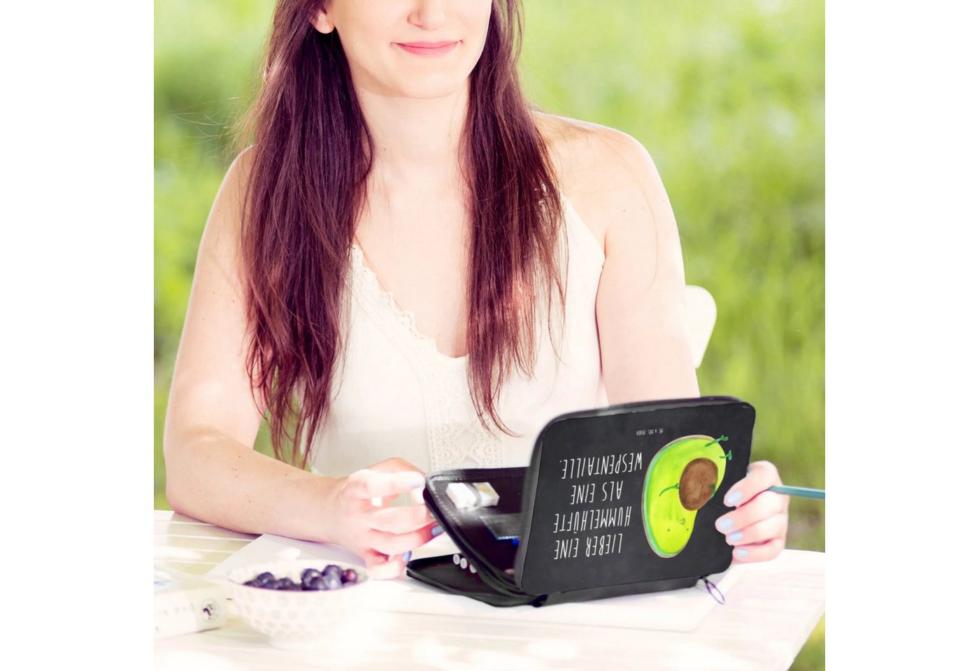 Thumbnail - Mr. & Mrs. Panda Federmäppchen Avocado Pfeifen - Kreidetafel - Geschenk, Vegan, Einschulung, Kind, d, (Packung, 1-tlg., ...
