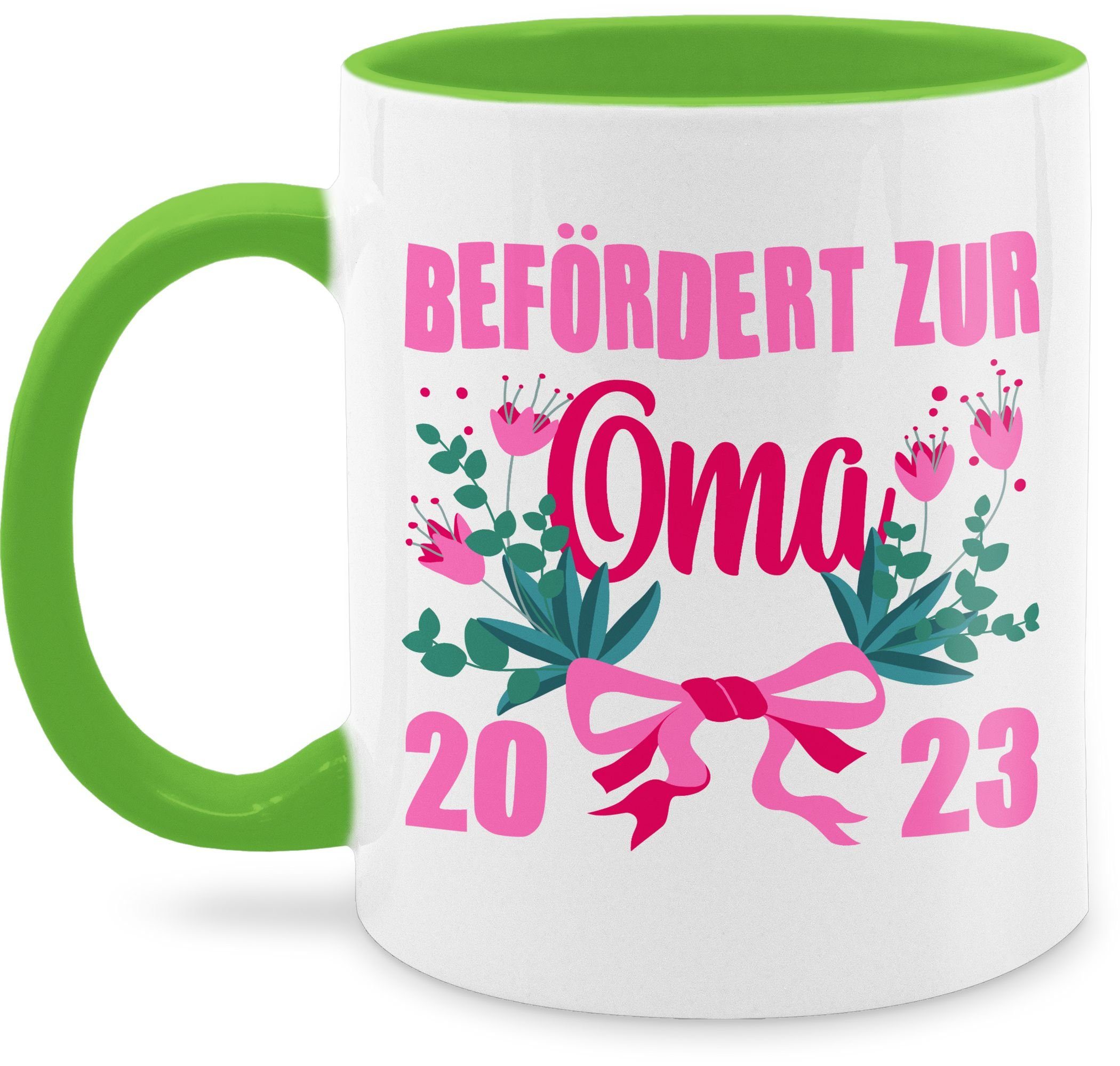 Shirtracer Tasse Befördert zur Oma 2023, Keramik, Oma Großmutter 3 Hellgrün