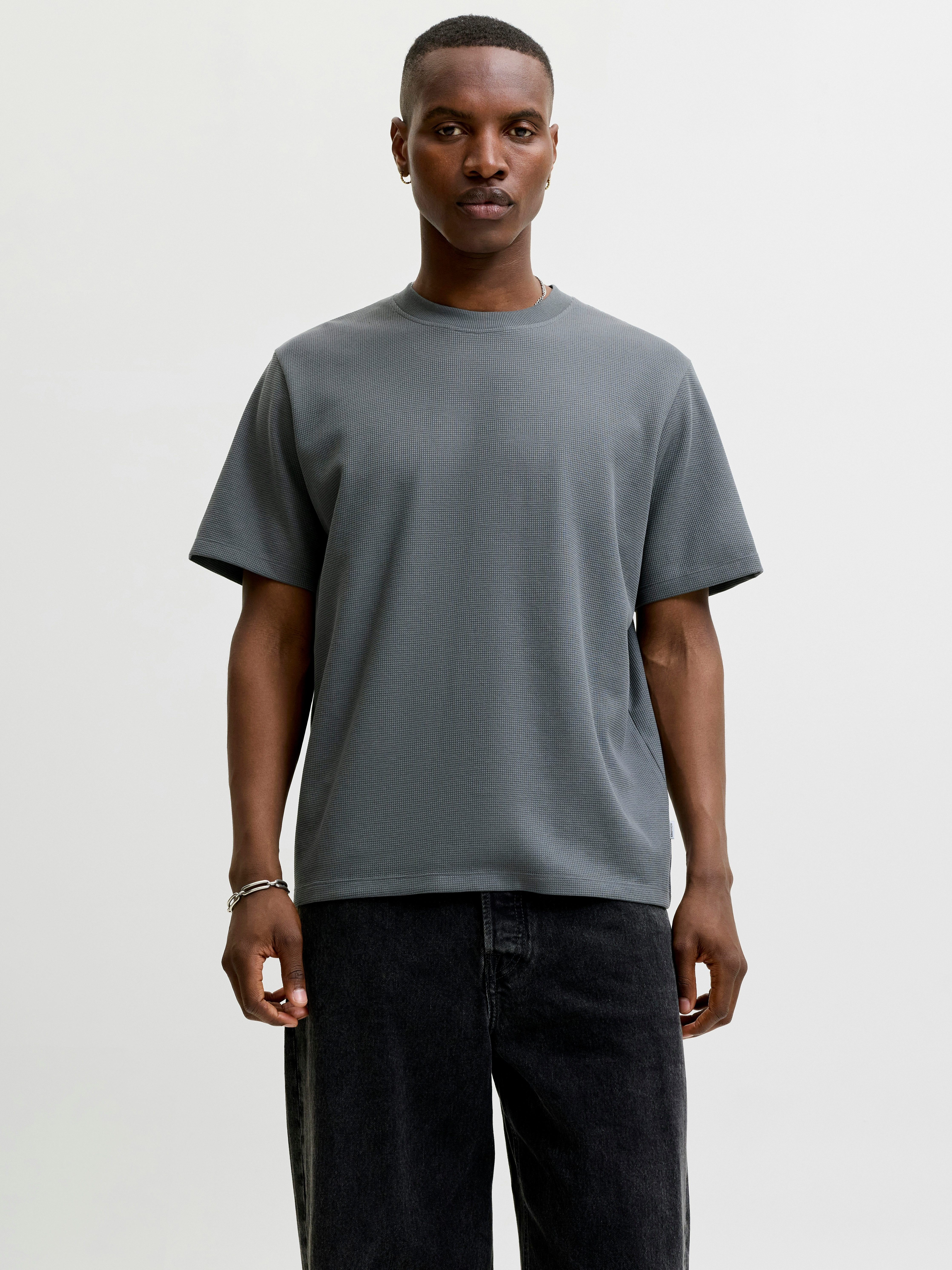 Jack & Jones Rundhalsshirt JJEAUSTIN TEE SS NOOS Materialmix, relaxed fit