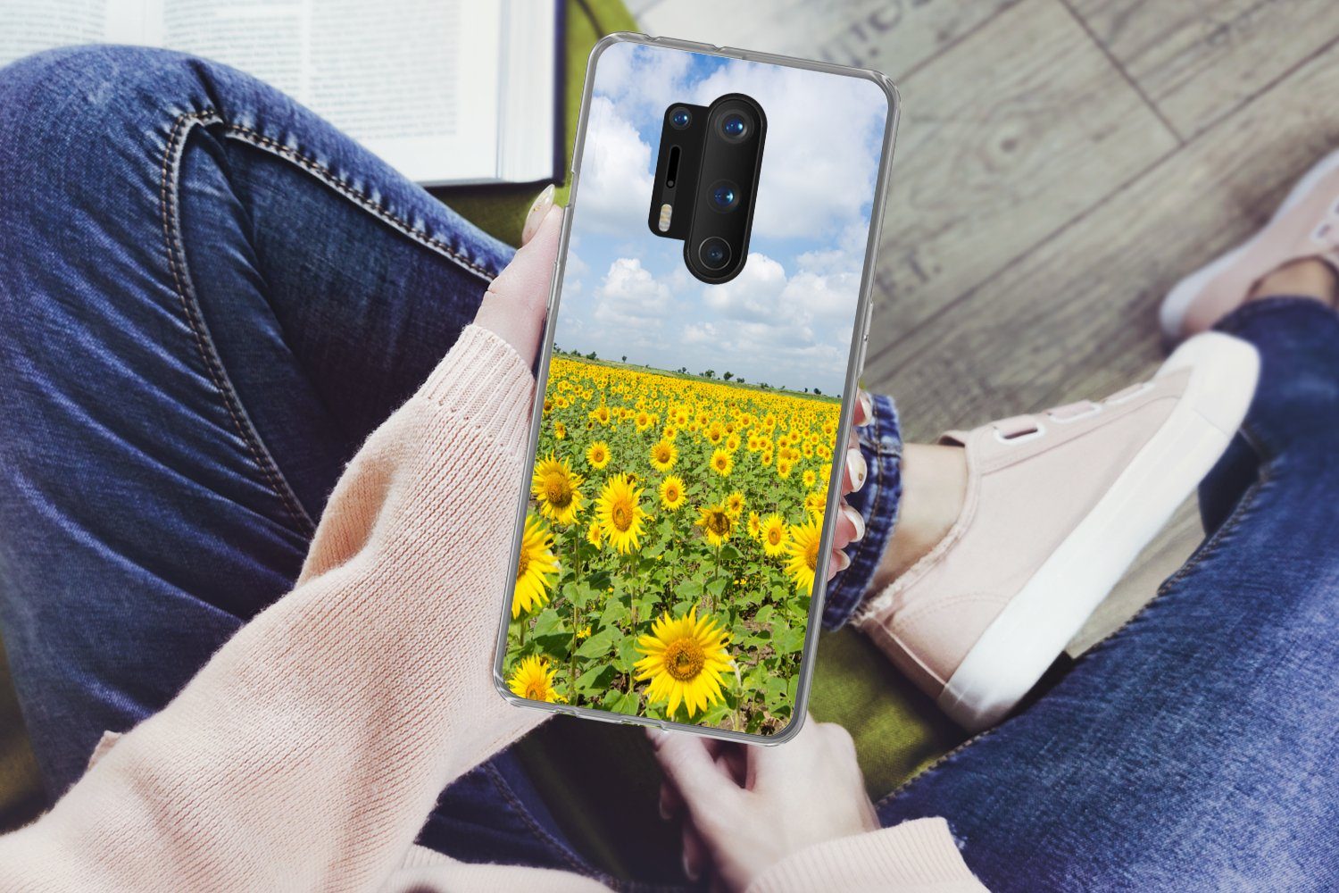 MuchoWow Handyhülle für OnePlus 8 Pro Sonnenblumen - Blumen - Wolken - Natur - Gelb - Land, Phone Case, Silikon, Schutzhülle Dünn