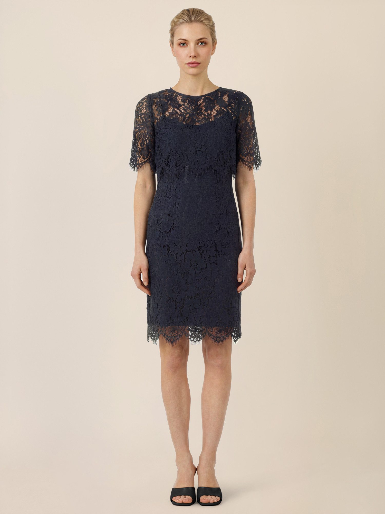 Apart Spitzenkleid Zweiteiliges Spitzenensemble aus Kleid und Bolero