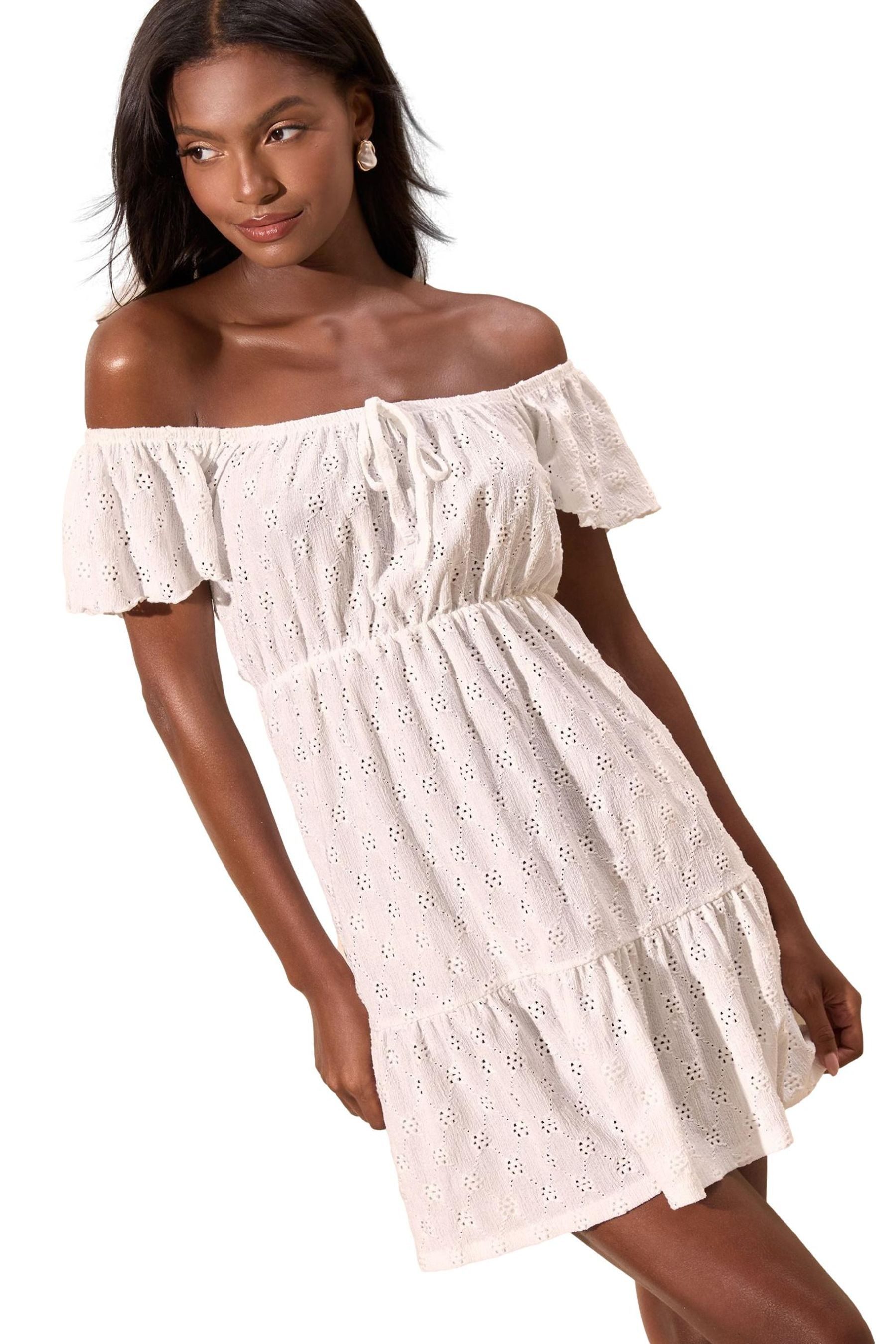 LIPSY Jerseykleid Lipsy Strukturiertes Minikleid mit Lochstickerei (1-tlg)