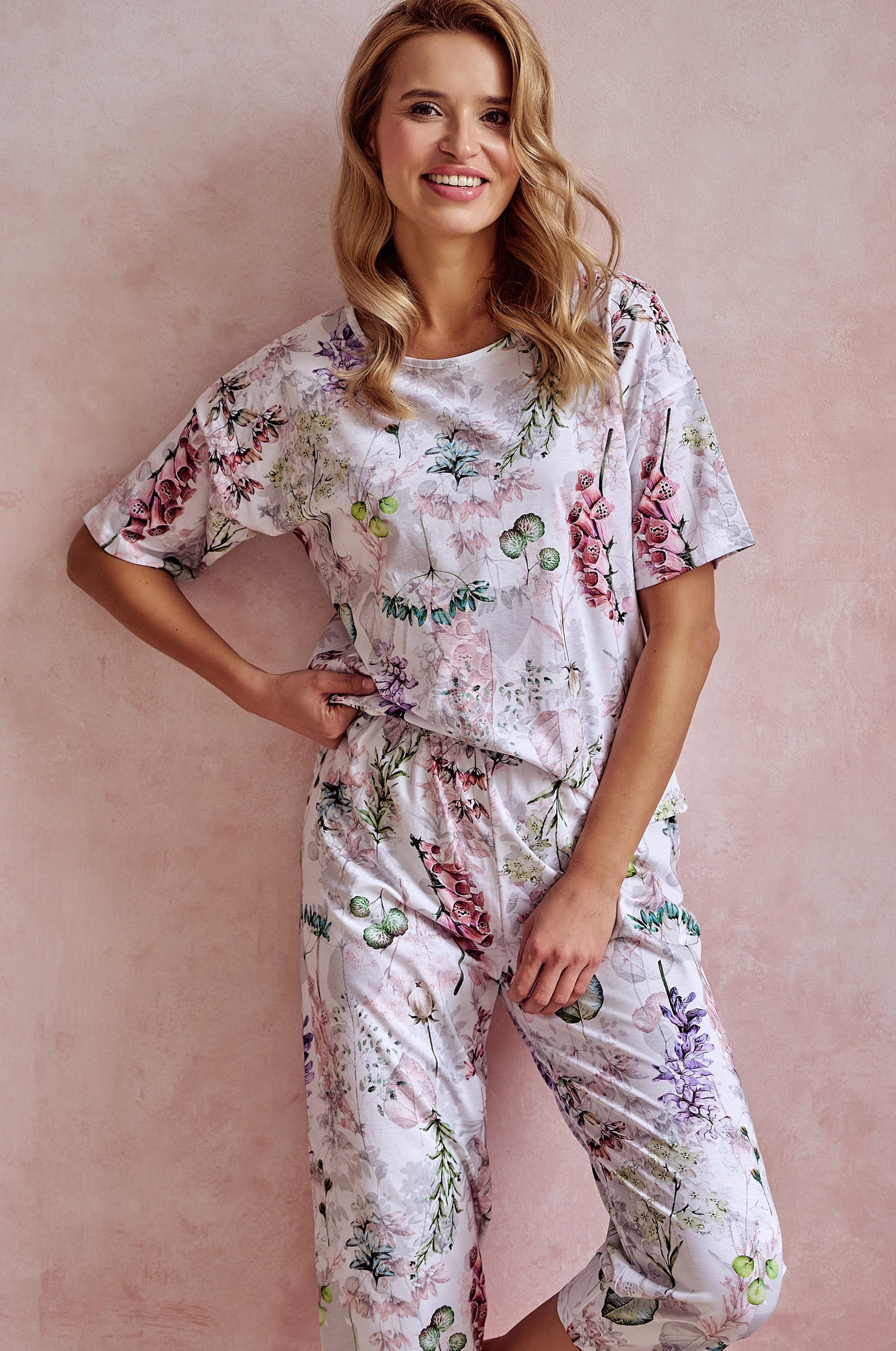 Mademoiselle Sommeil Capri-Pyjama mit geblümten Allover-Druck (2 tlg., 1 Stück)