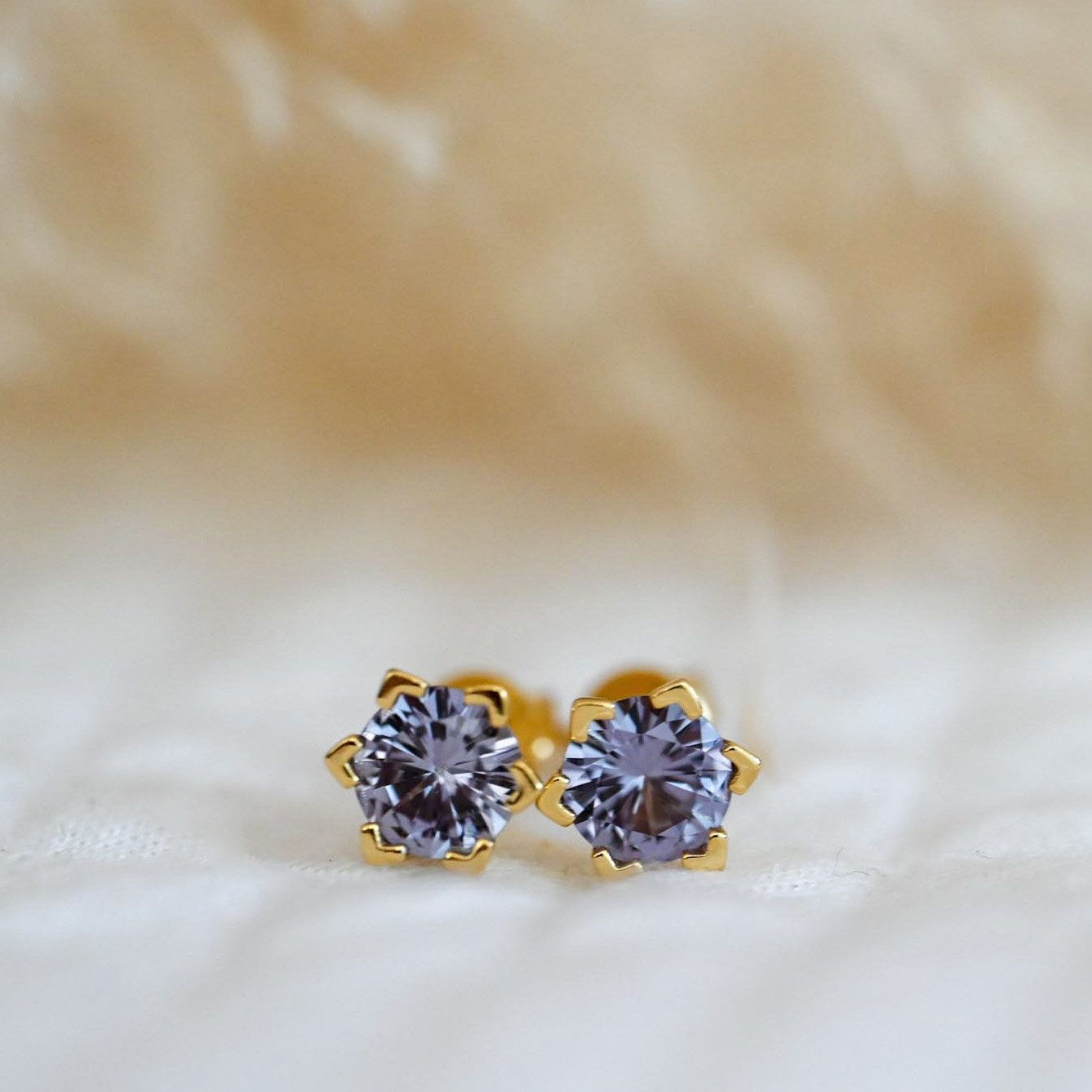 Runde Perlé Paar Ohrstecker klassische Ohrstecker, Stein Alexandrit, handge günstig online kaufen