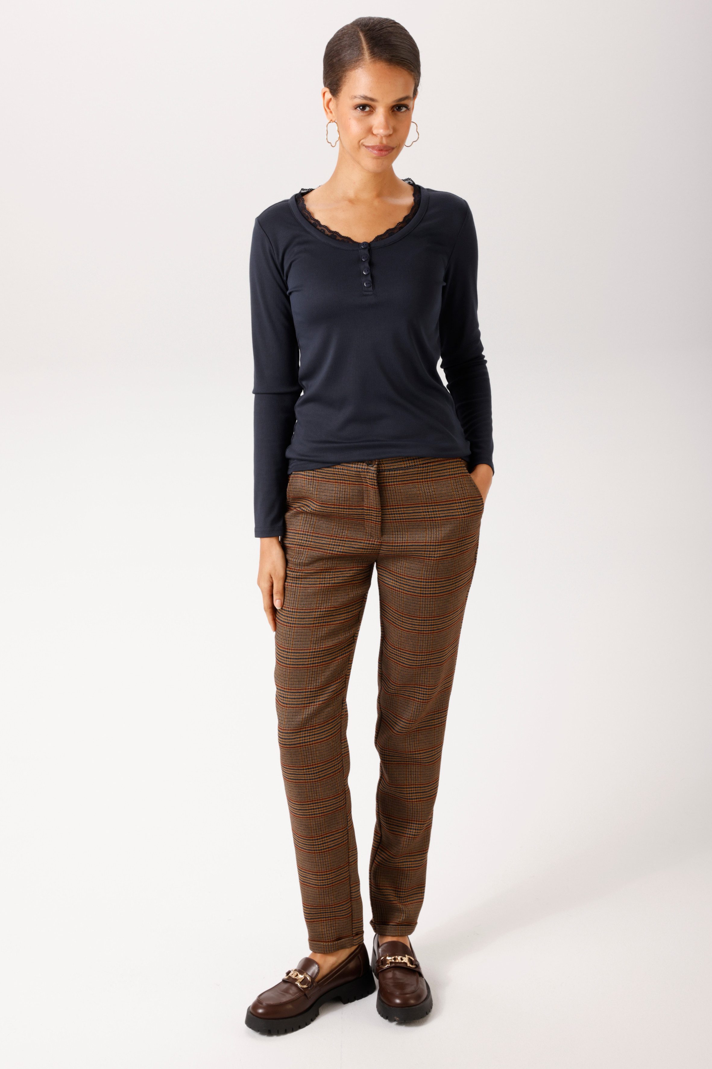 Zum Outfit 12