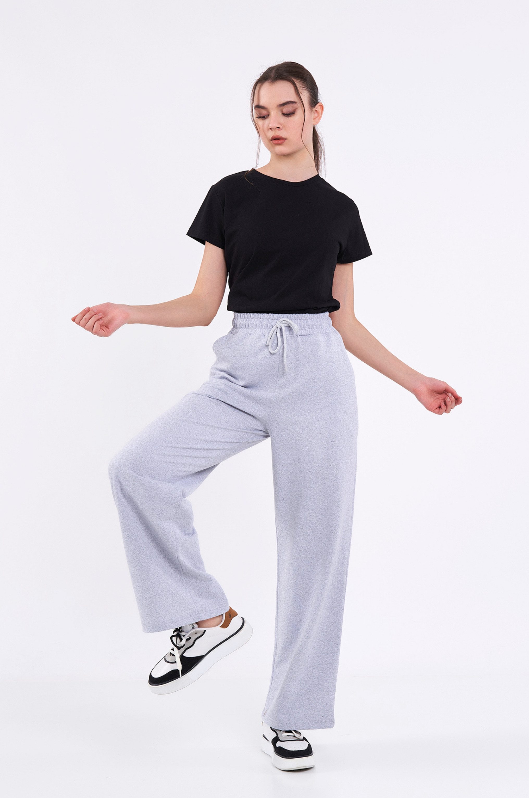 COMEOR Jogginghose Damen für lässigen Komfort und modernen Stil mit weitem Bein
